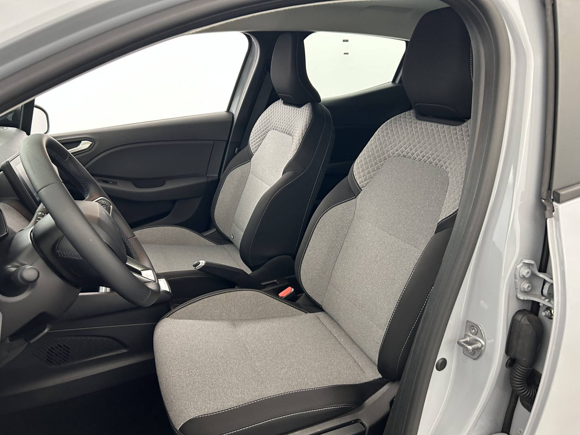 Vente en ligne Renault Clio 5 Clio E-Tech full hybrid 145 ch GSR2 au prix de 20 490 €