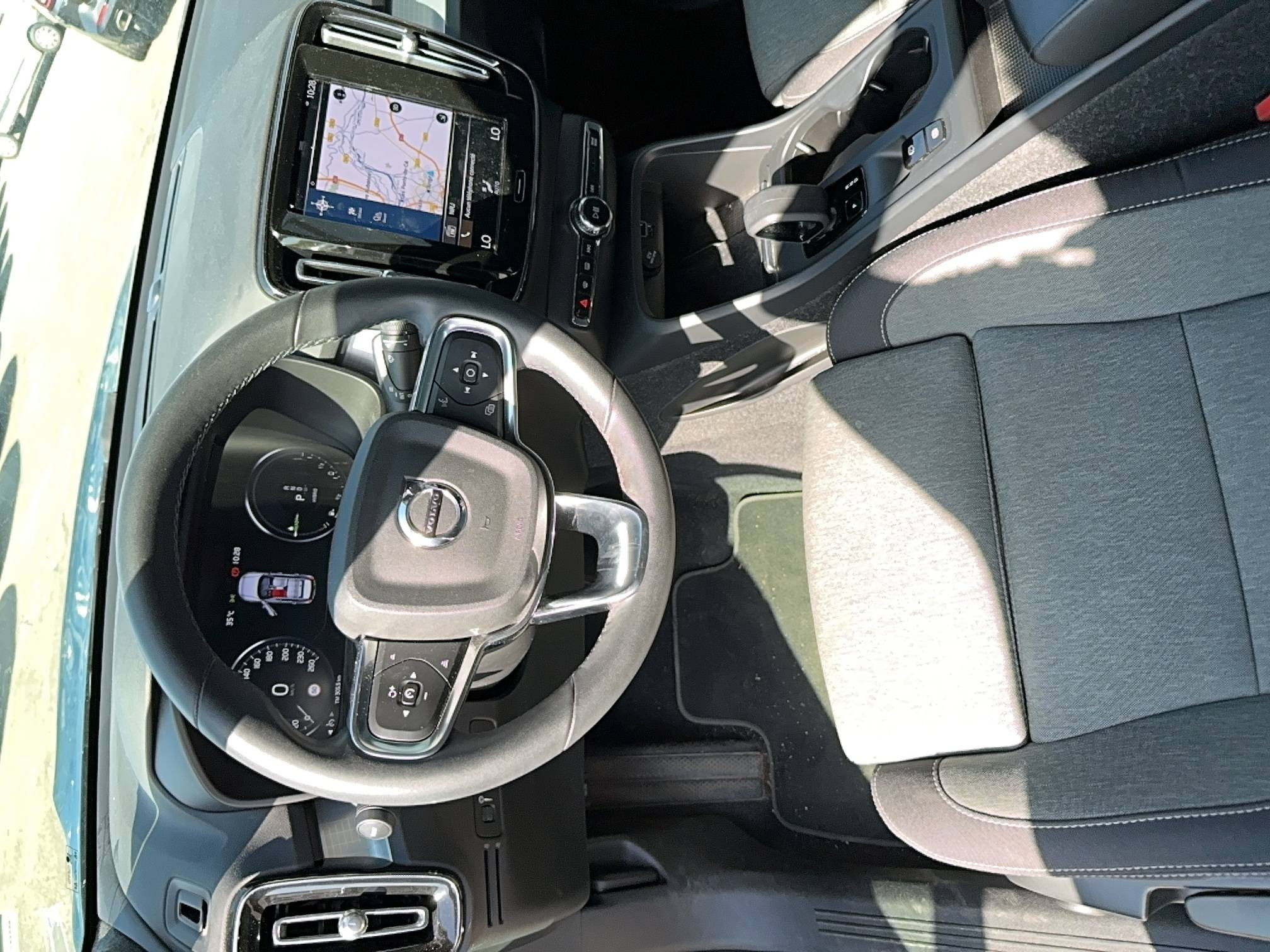 Vente en ligne Volvo XC40  T4 Recharge 129+82 ch DCT7 au prix de 26 460 €