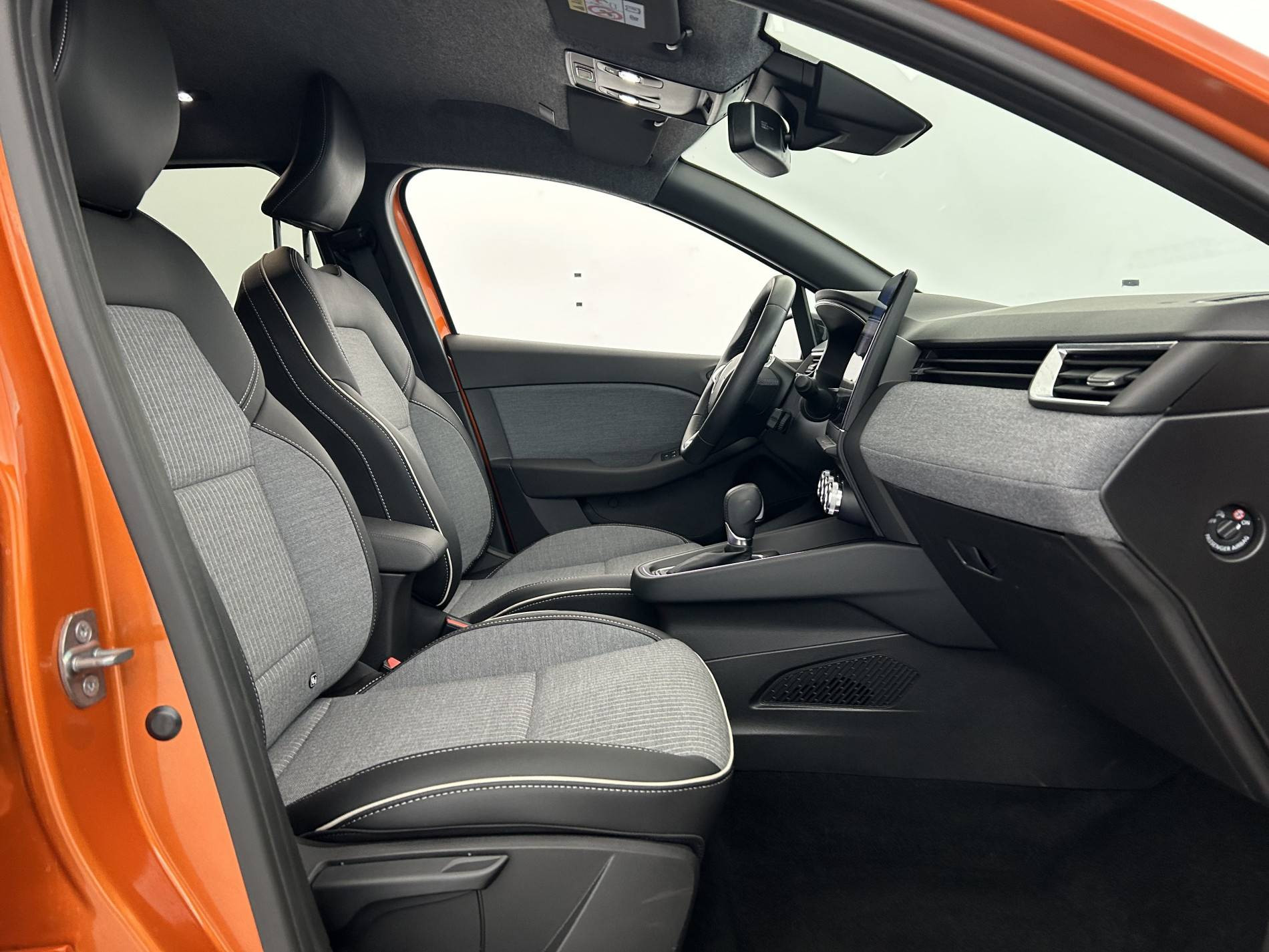 Vente en ligne Renault Clio 5 Clio E-Tech full hybrid 145 au prix de 18 990 €