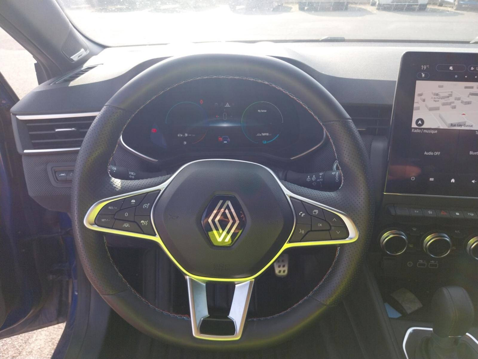 Vente en ligne Renault Clio 5 Clio E-Tech full hybrid 145 au prix de 18 990 €