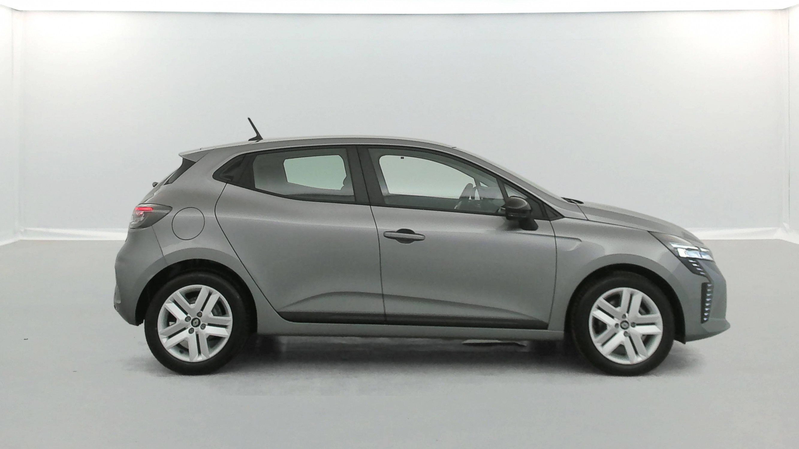 Vente en ligne Renault Clio 5 Clio Blue dCi 100 ch GSR2 au prix de 17 690 €