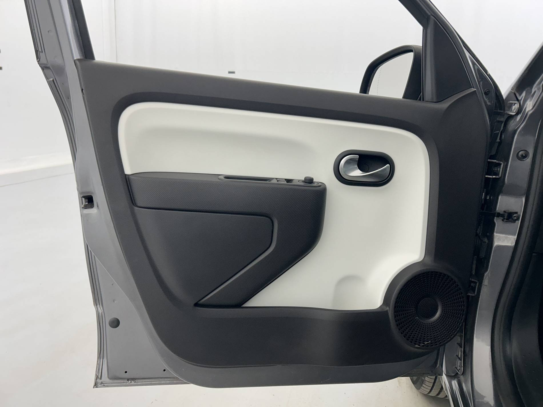 Vente en ligne Renault Twingo Electrique Twingo III E-Tech au prix de 11 990 €