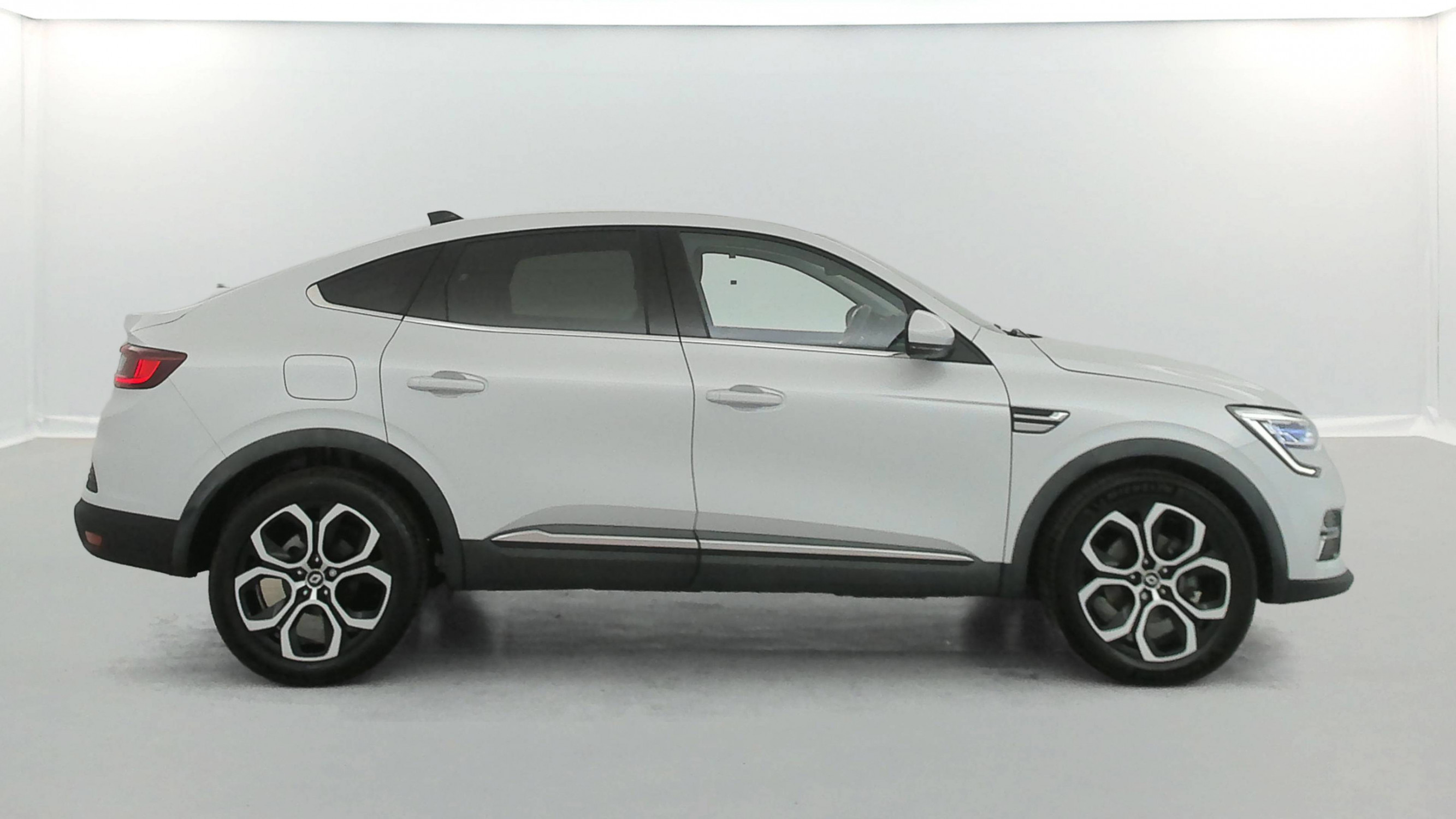 Vente en ligne Renault Arkana  E-Tech 145 - 21B au prix de 19 970 €