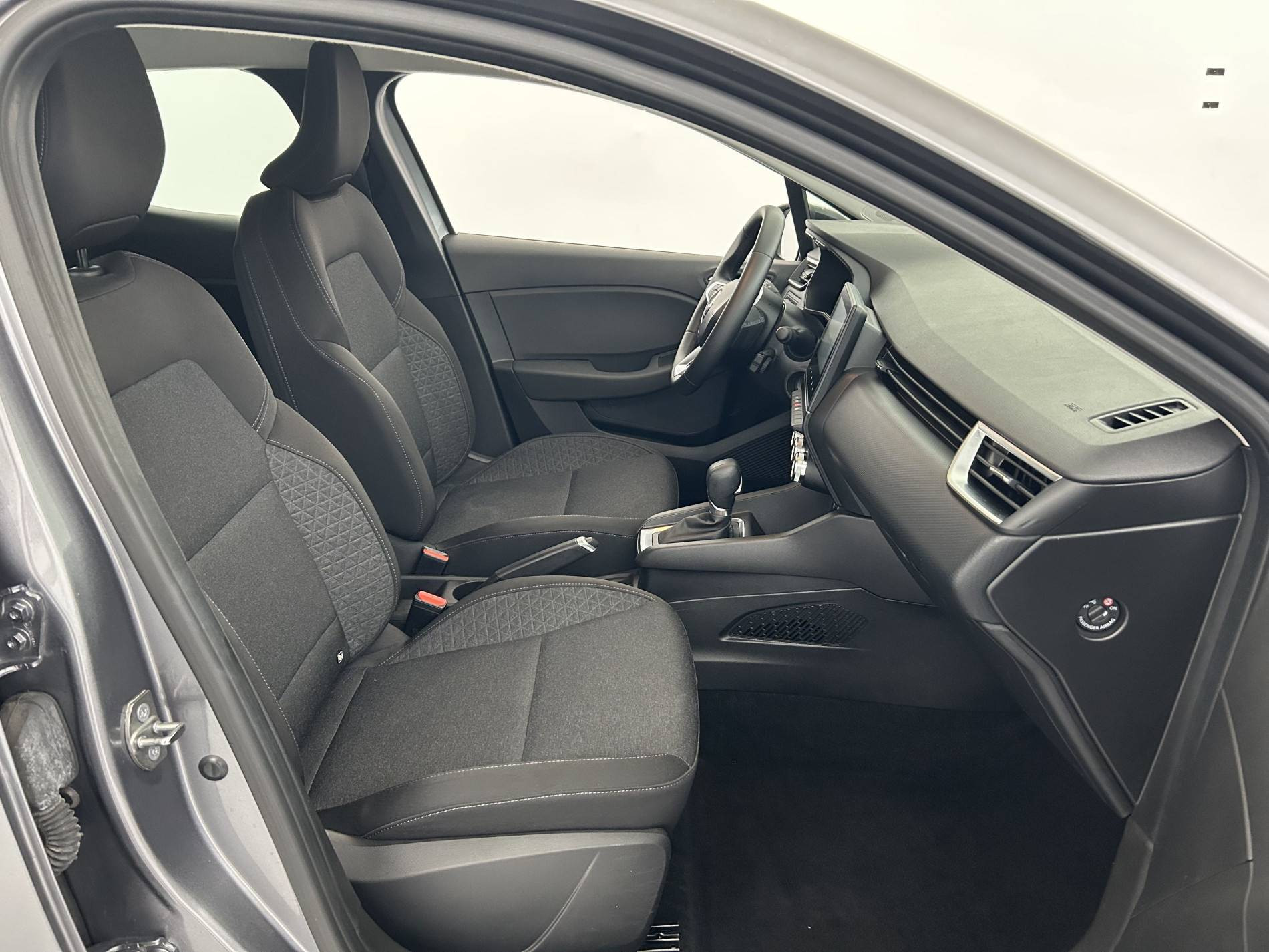 Vente en ligne Renault Clio 5 Clio E-Tech full hybrid 145 au prix de 16 490 €