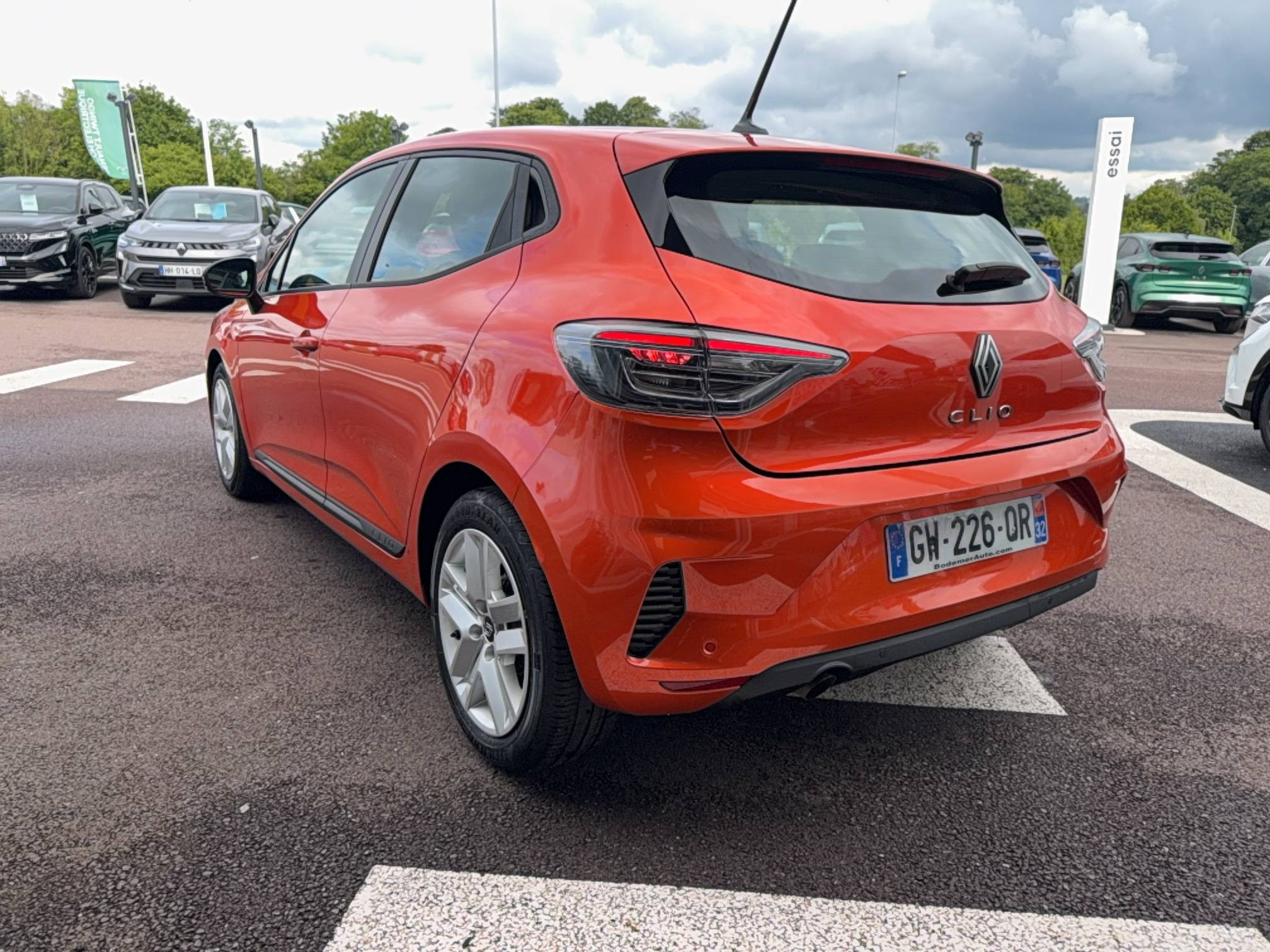 Vente en ligne Renault Clio 5 Clio TCe 100 GPL au prix de 14 990 €