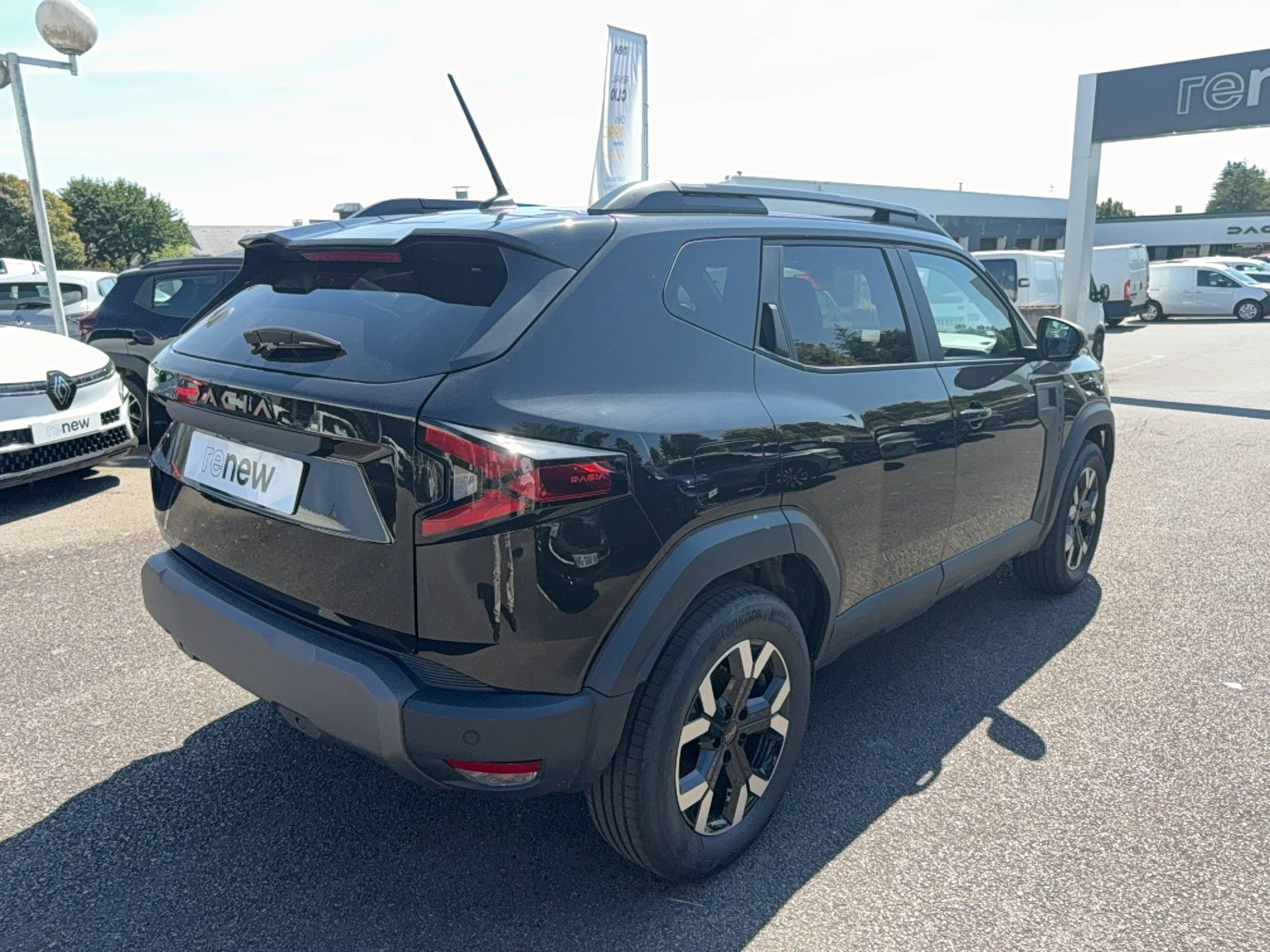 Vente en ligne Dacia Duster  Hybrid 140 au prix de 26 990 €