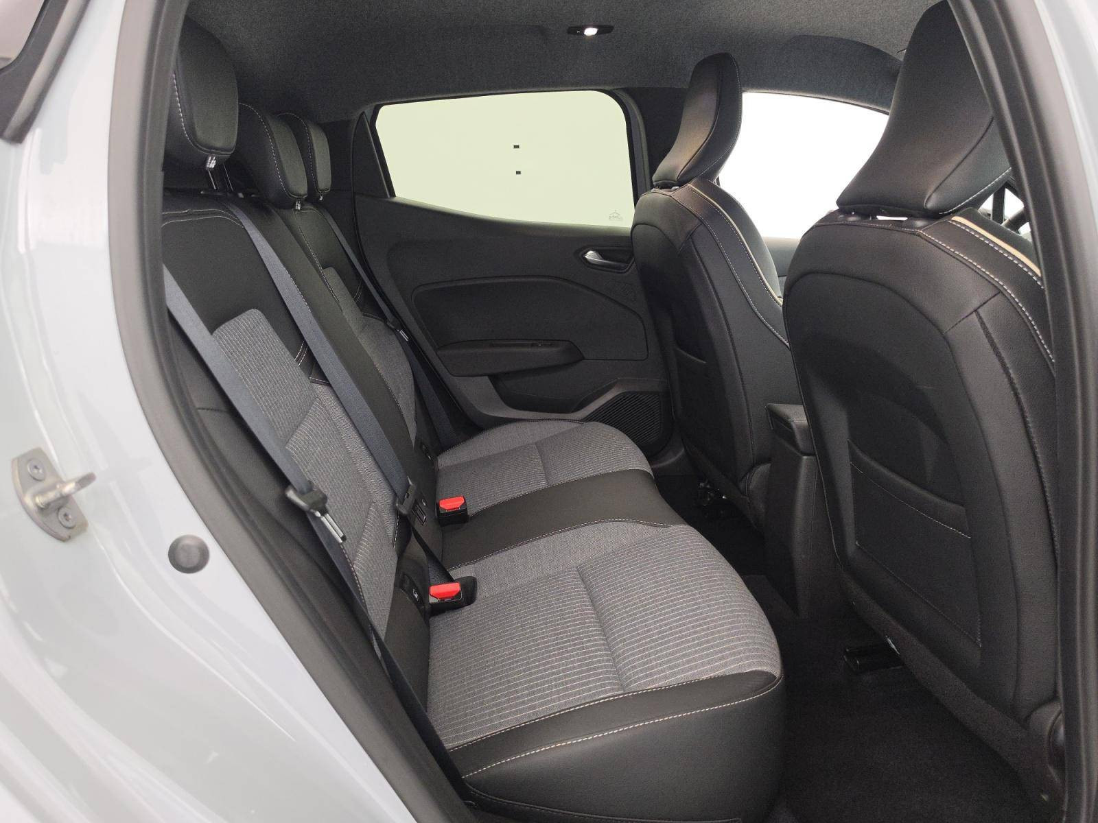 Vente en ligne Renault Clio 5 Clio TCe 90 au prix de 15 990 €