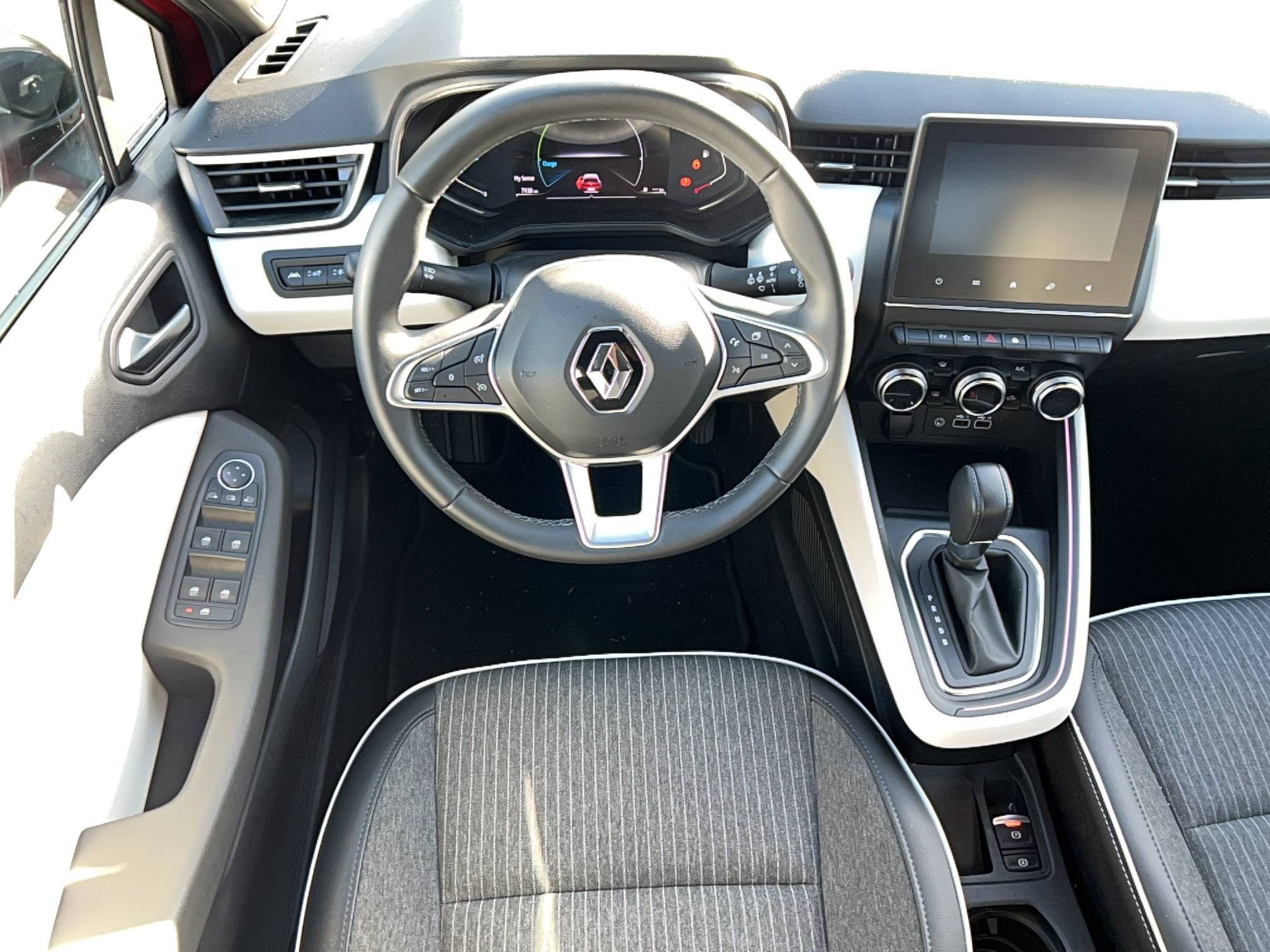 Vente en ligne Renault Clio 5 Clio E-Tech full hybrid 145 au prix de 18 450 €
