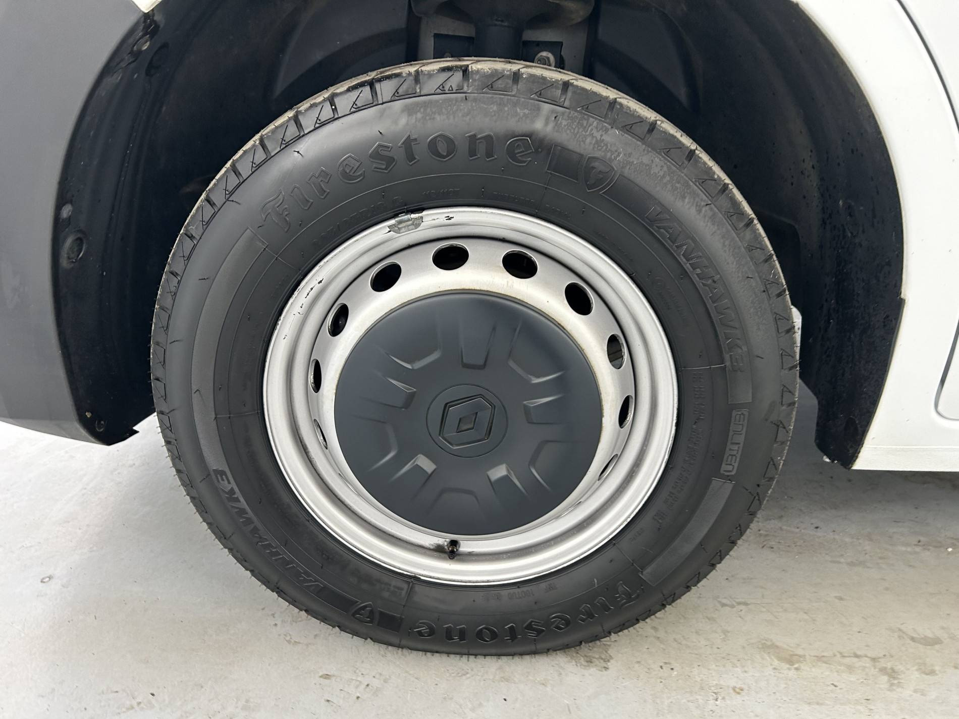 Vente en ligne Renault Master Fourgon MASTER FGN TRAC F3500 L2H2 BLUE DCI 135 au prix de 24 990 €
