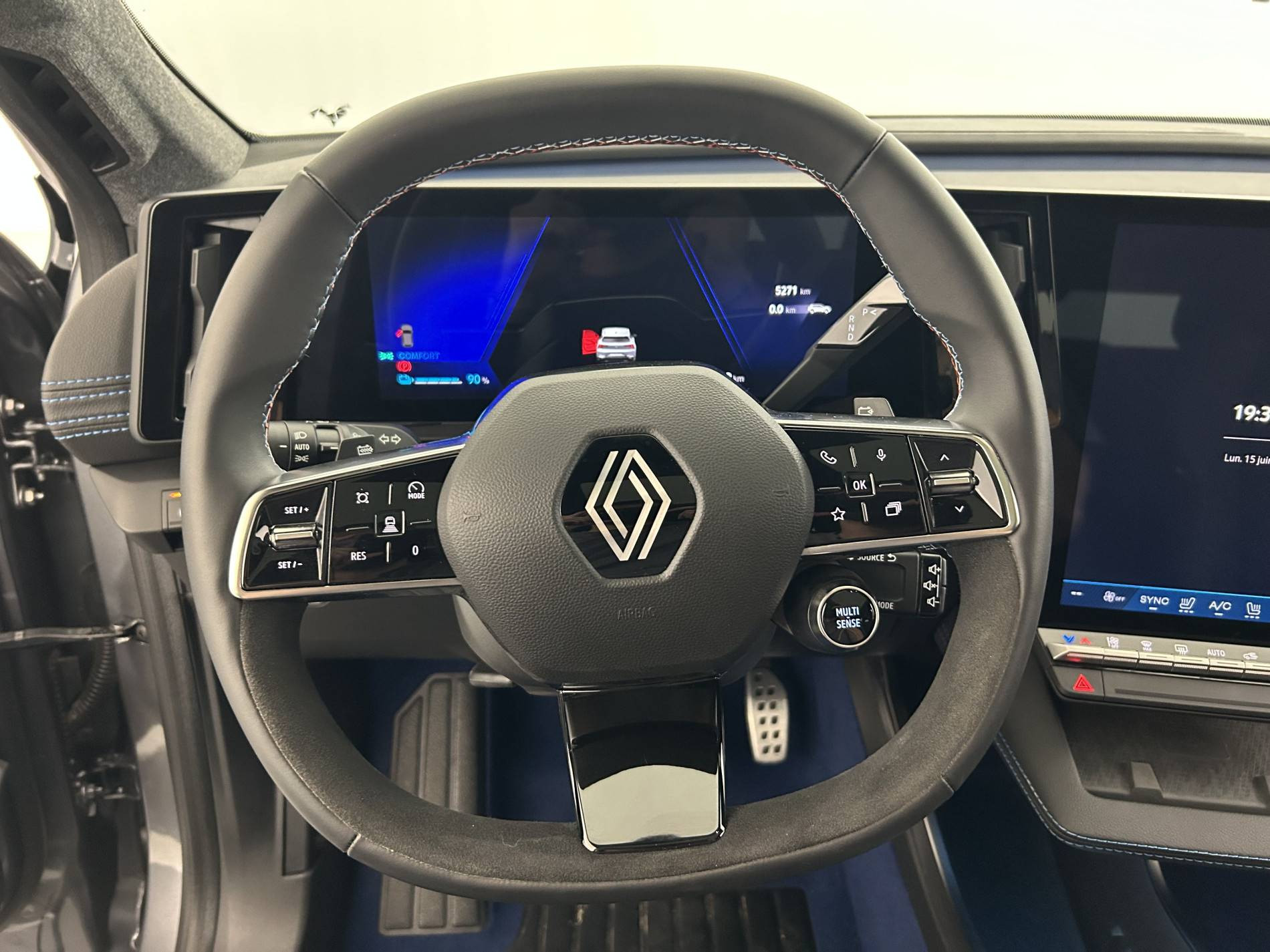 Vente en ligne Renault Scenic E-Tech Scenic E-Tech électrique 220 ch grande autonomie au prix de 42 490 €
