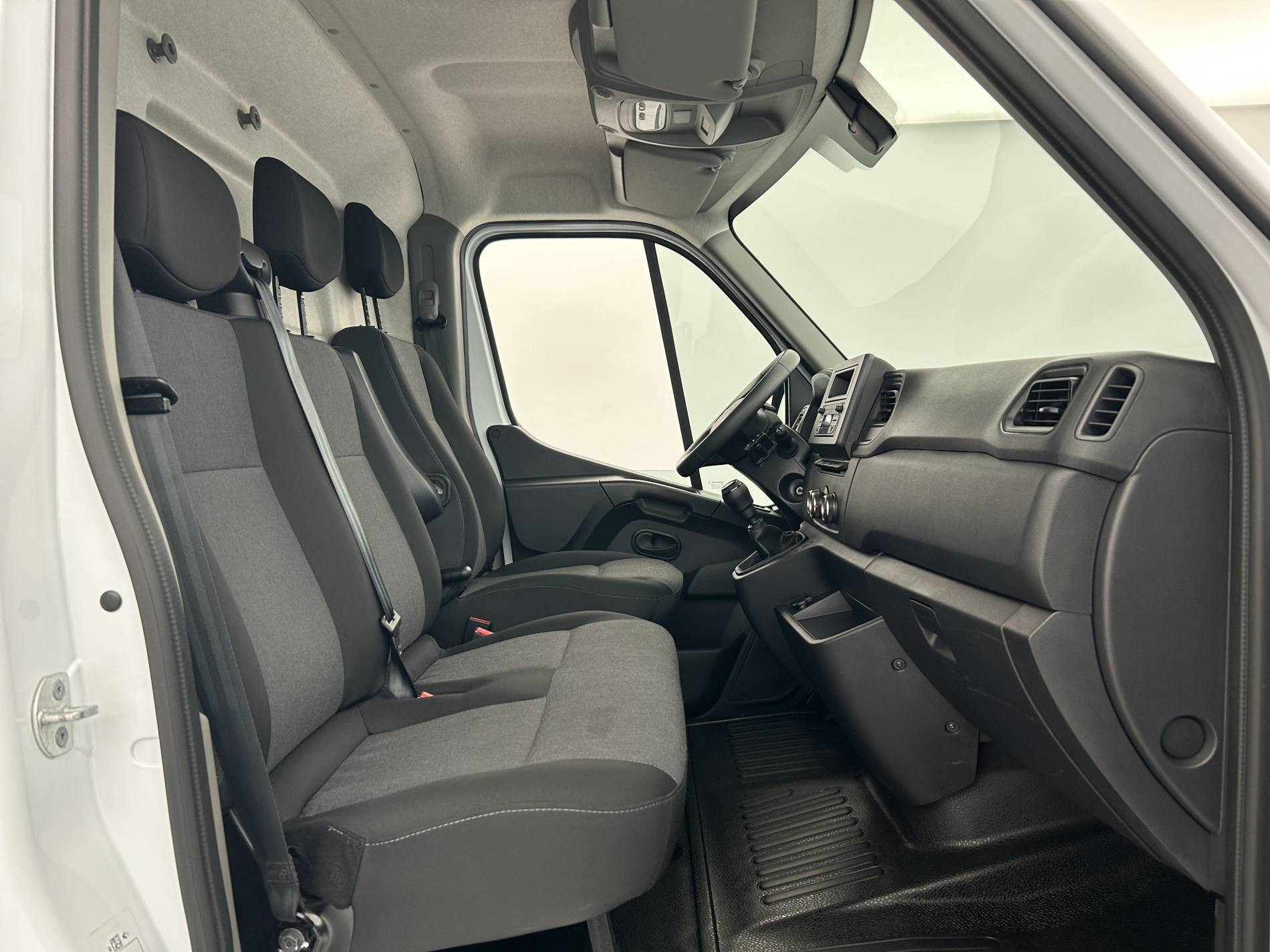 Vente en ligne Renault Master FG Tr CF F3500 L2H2 Blue dCi 135 E6DF au prix de 26 990 €