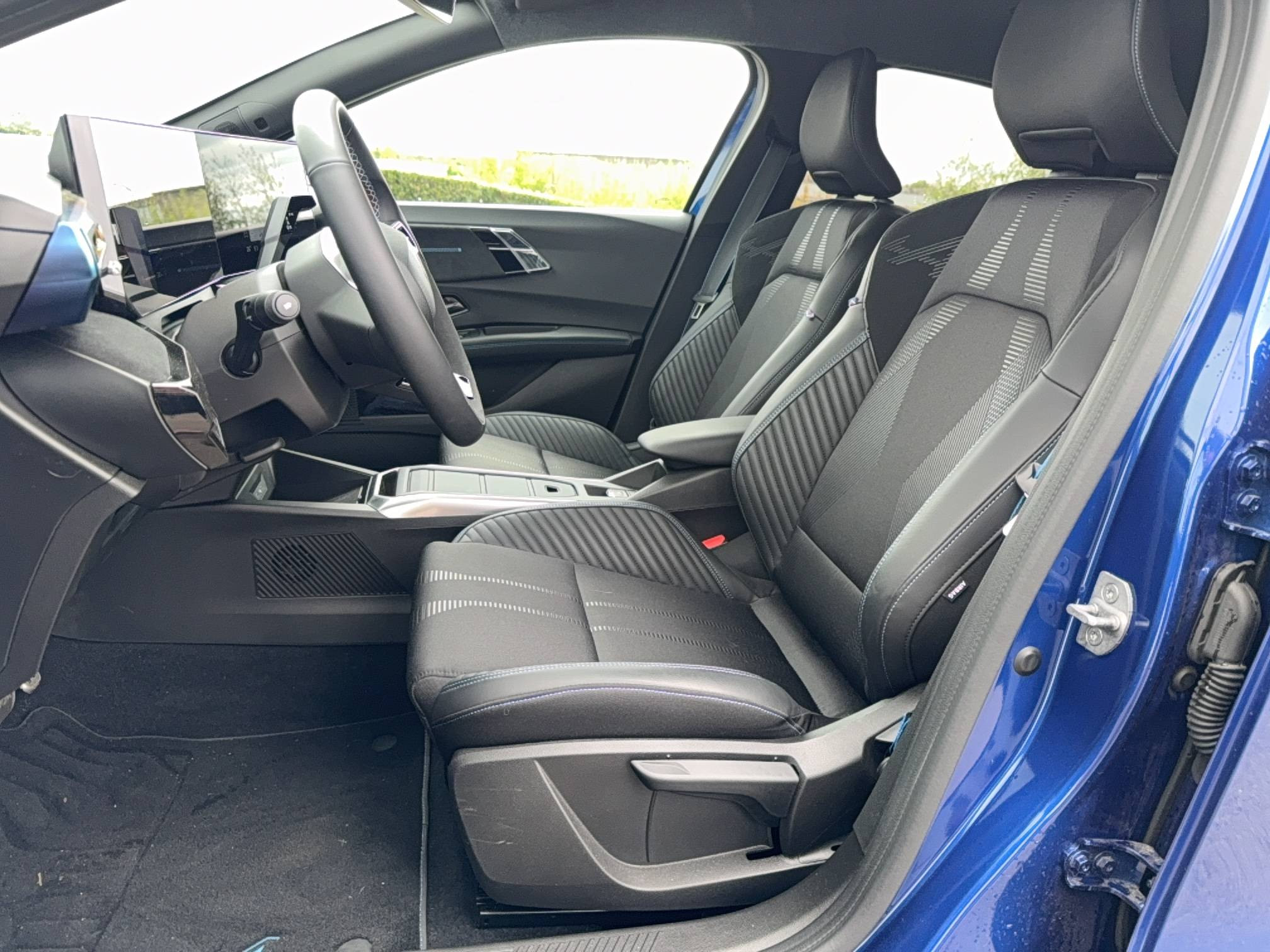 Vente en ligne Renault Clio 6 Clio E-Tech full hybrid 160 ch au prix de 28 980 €