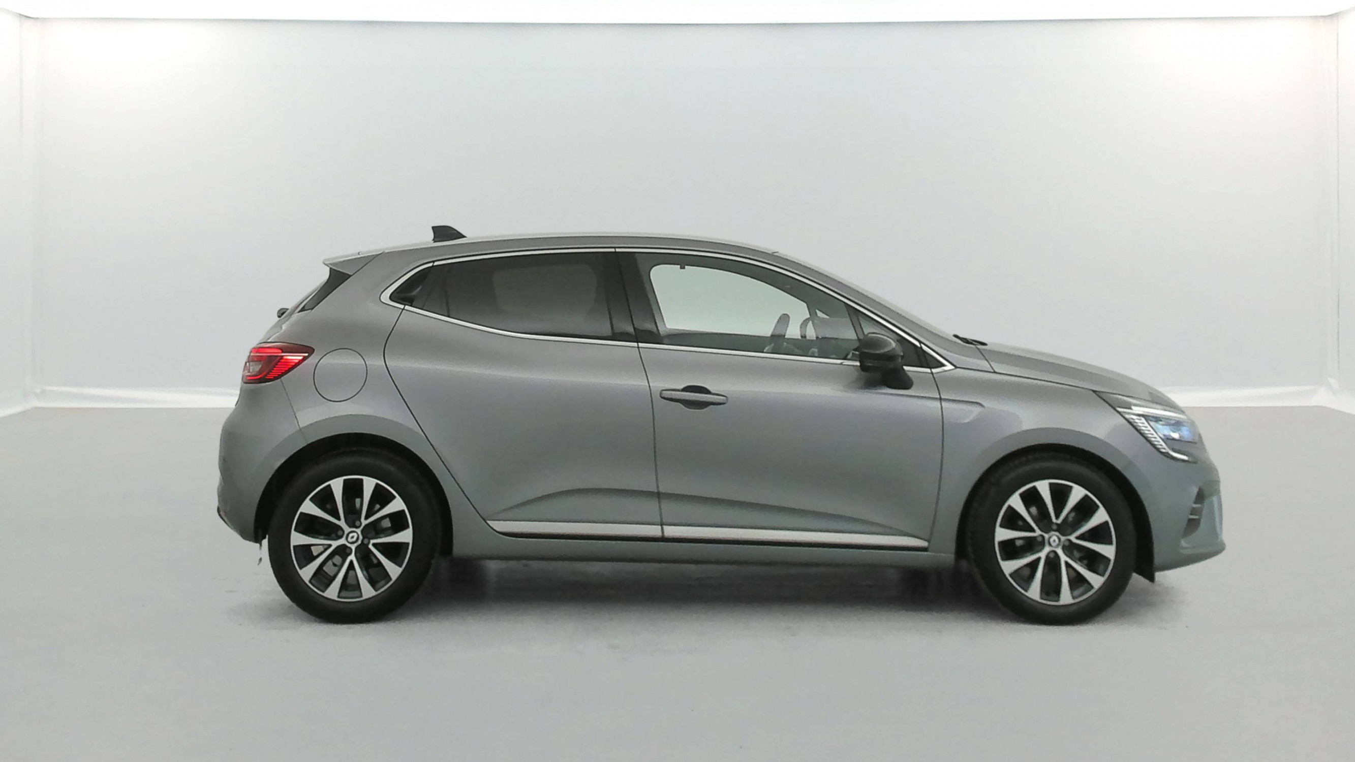 Vente en ligne Renault Clio 5 Clio TCe 90 au prix de 14 990 €