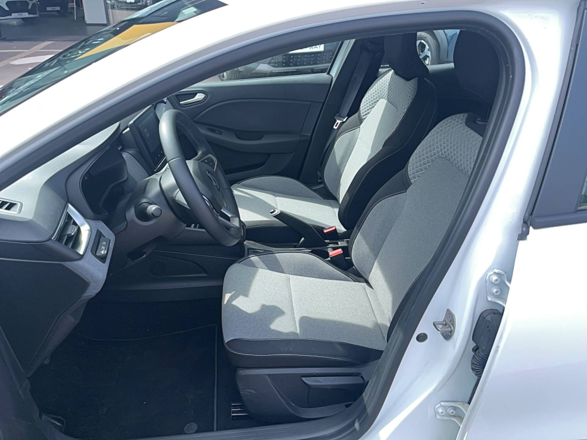 Vente en ligne Renault Clio 5 Clio TCe 90 au prix de 15 790 €