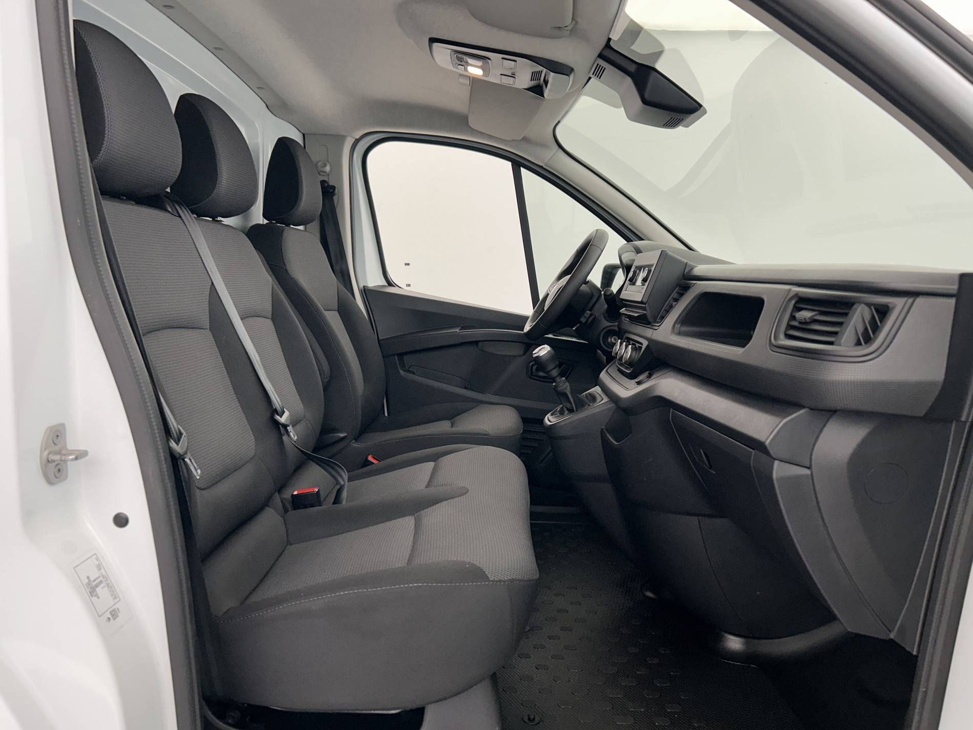 Vente en ligne Renault Trafic 3 Fourgon TRAFIC FGN L2H1 3000 KG BLUE DCI 130 au prix de 22 790 €