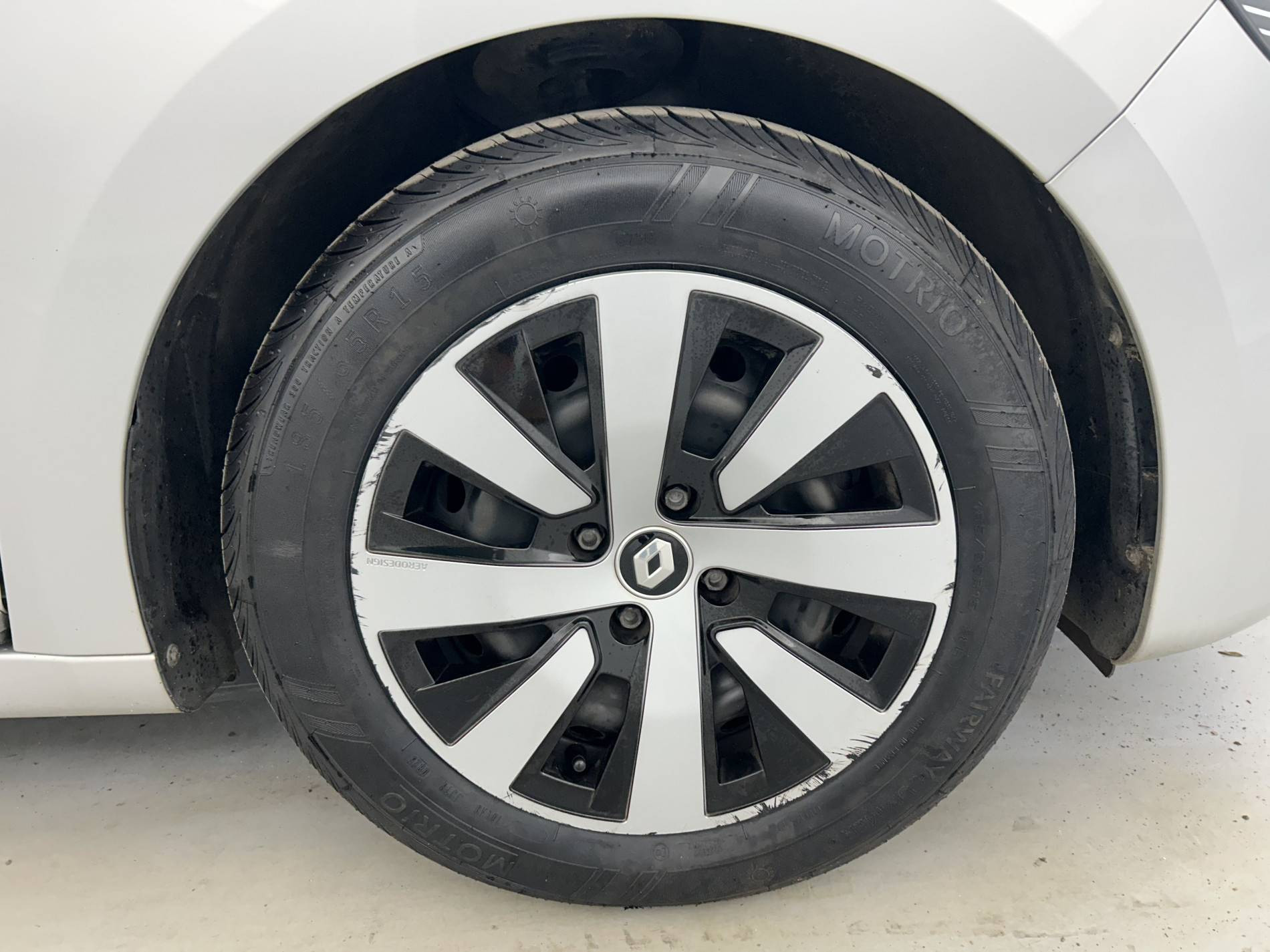 Vente en ligne Renault Clio 5 Clio TCe 90 au prix de 13 690 €
