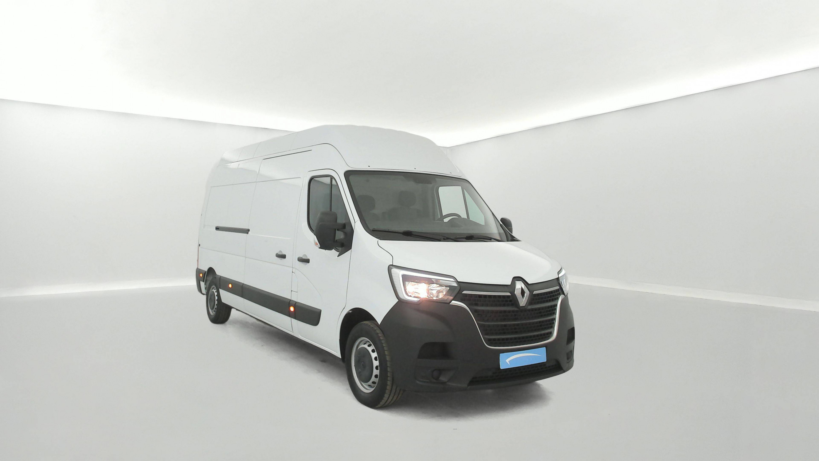 Vente en ligne Renault Master Fourgon MASTER FGN TRAC F3500 L3H3 BLUE DCI 135 au prix de 28 990 €