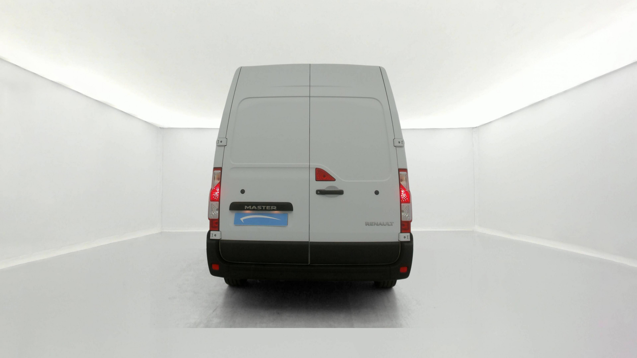 Vente en ligne Renault Master Fourgon MASTER FGN TRAC F3500 L2H2 BLUE DCI 135 au prix de 23 590 €