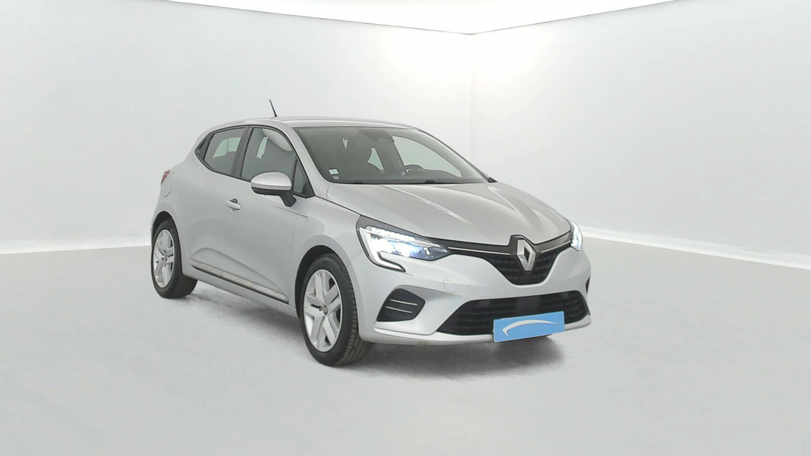 Vente en ligne Renault Clio 5 Clio E-Tech 140 - 21N au prix de 16 890 €