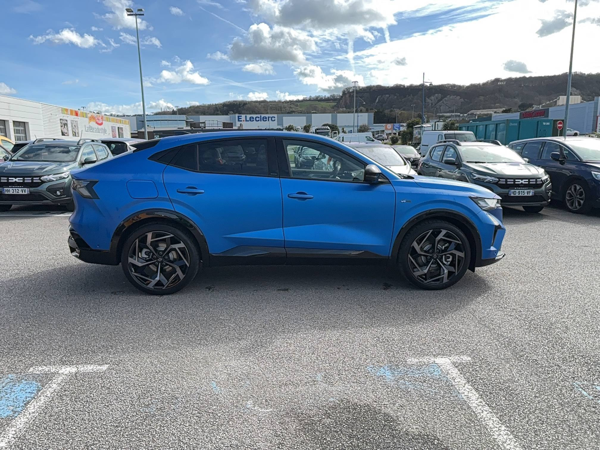 Vente en ligne Renault Rafale  hyper hybrid E-Tech 300 ch 4x4 au prix de 59 900 €
