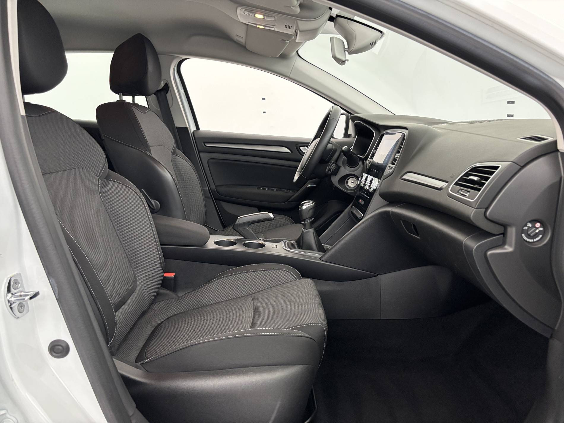 Vente en ligne Renault Megane 4  BLUE DCI 115 au prix de 12 990 €