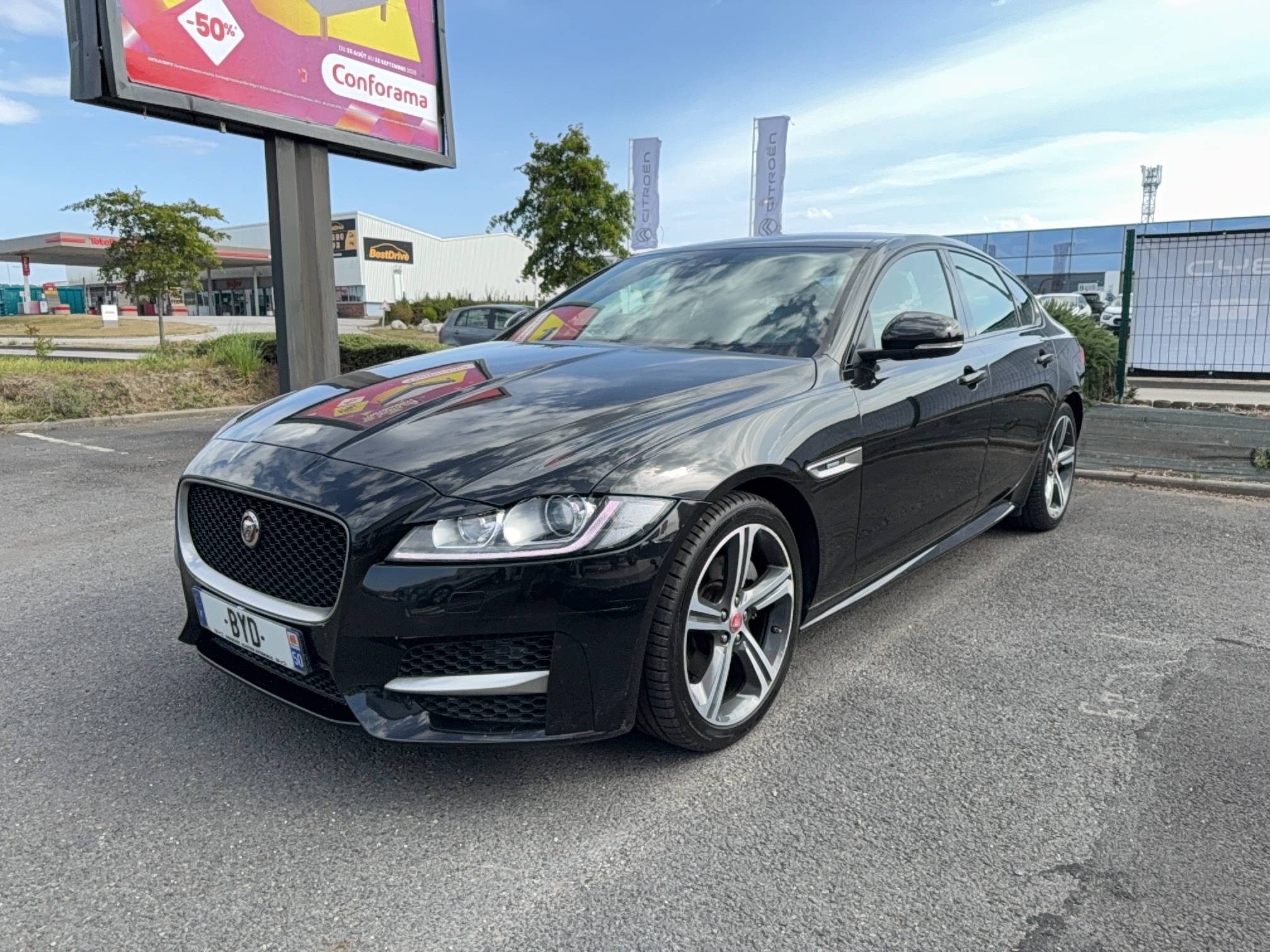 Jaguar XF  2.0 D - 180 ch BVA occasion de 2017 en vente à Cherbourg