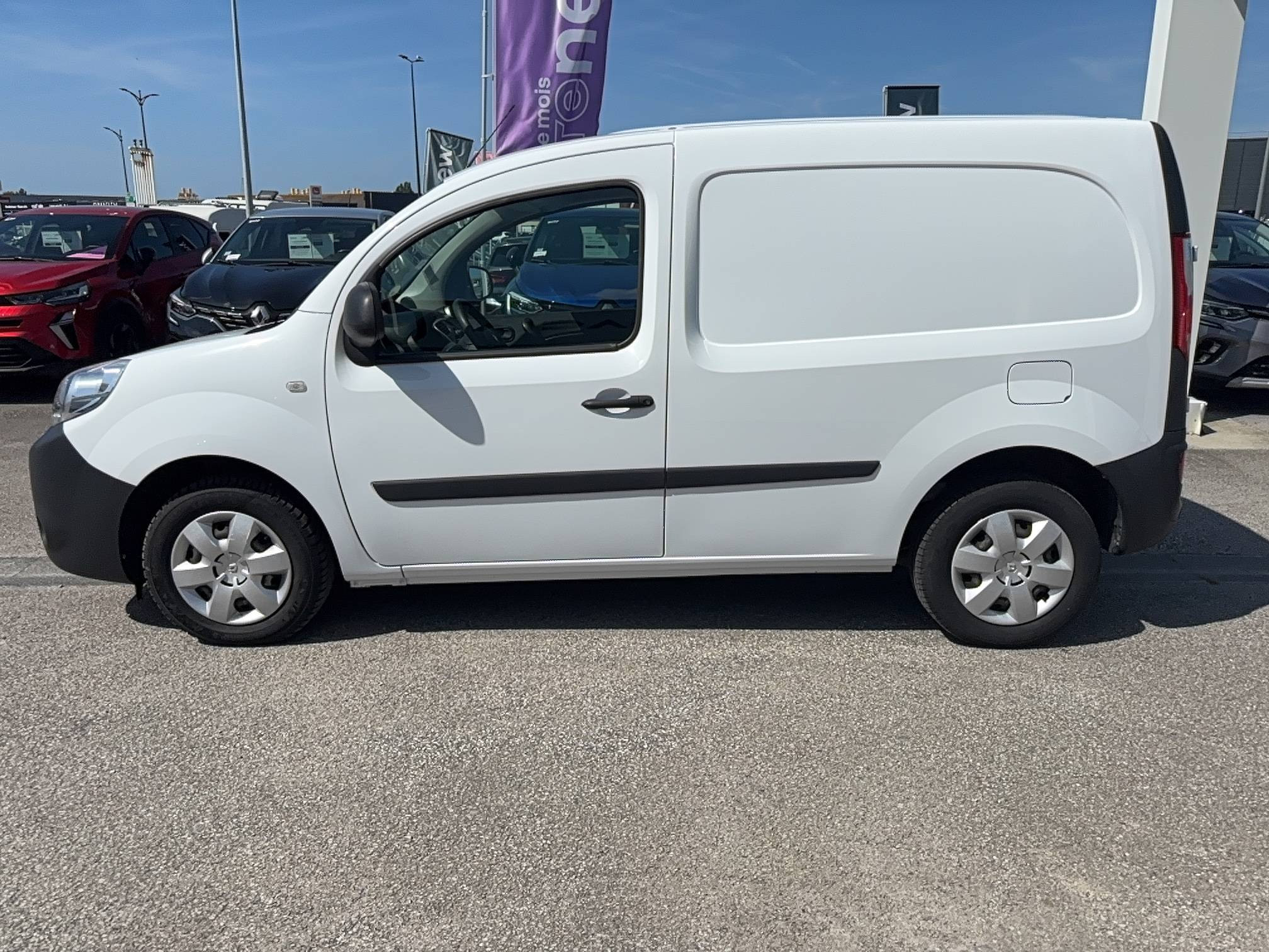 Vente en ligne Renault Kangoo Express  BLUE DCI 80 au prix de 12 290 €