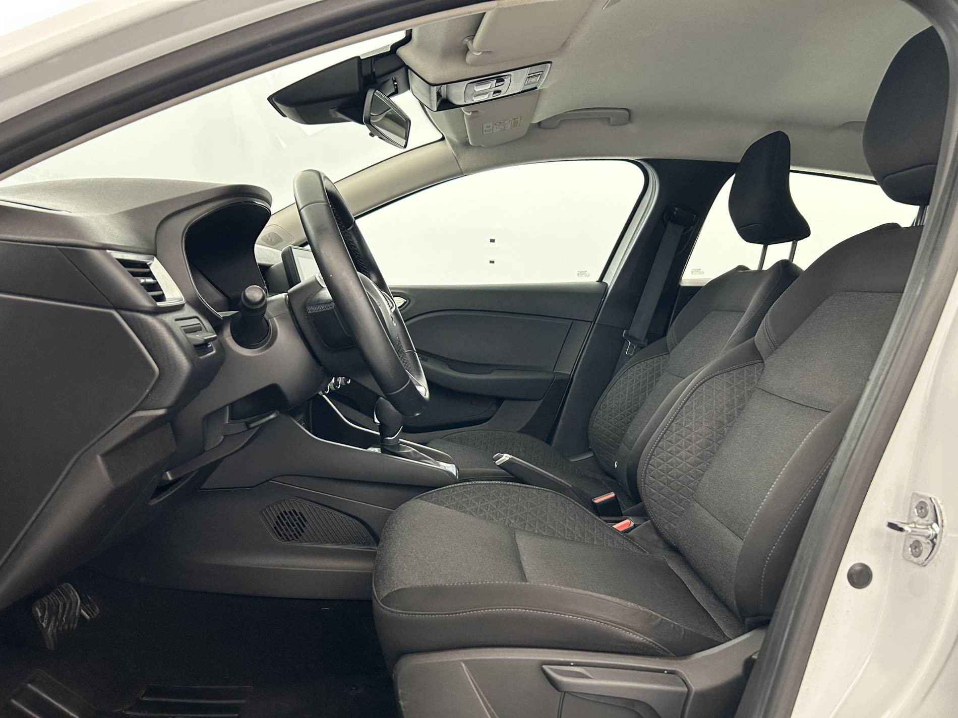 Vente en ligne Renault Clio 5 Clio E-Tech 140 - 21N au prix de 13 790 €