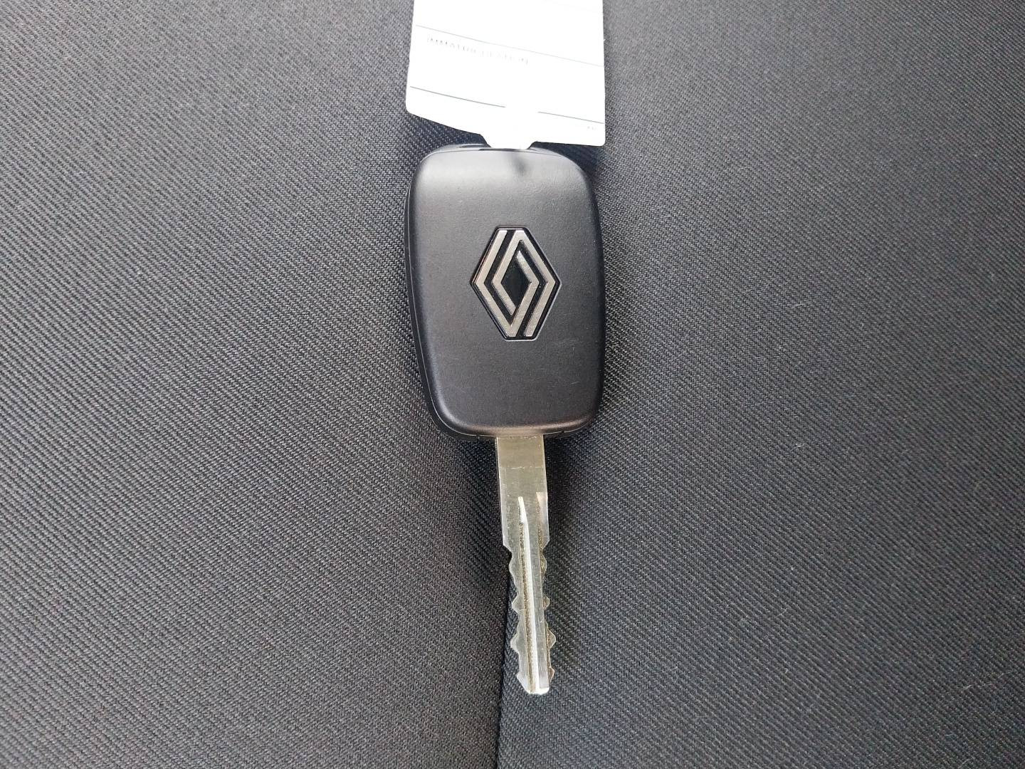 Vente en ligne Renault Kangoo Van  FG TOLE BLUE DCI 95 L1 GSR2 au prix de 32 160 €