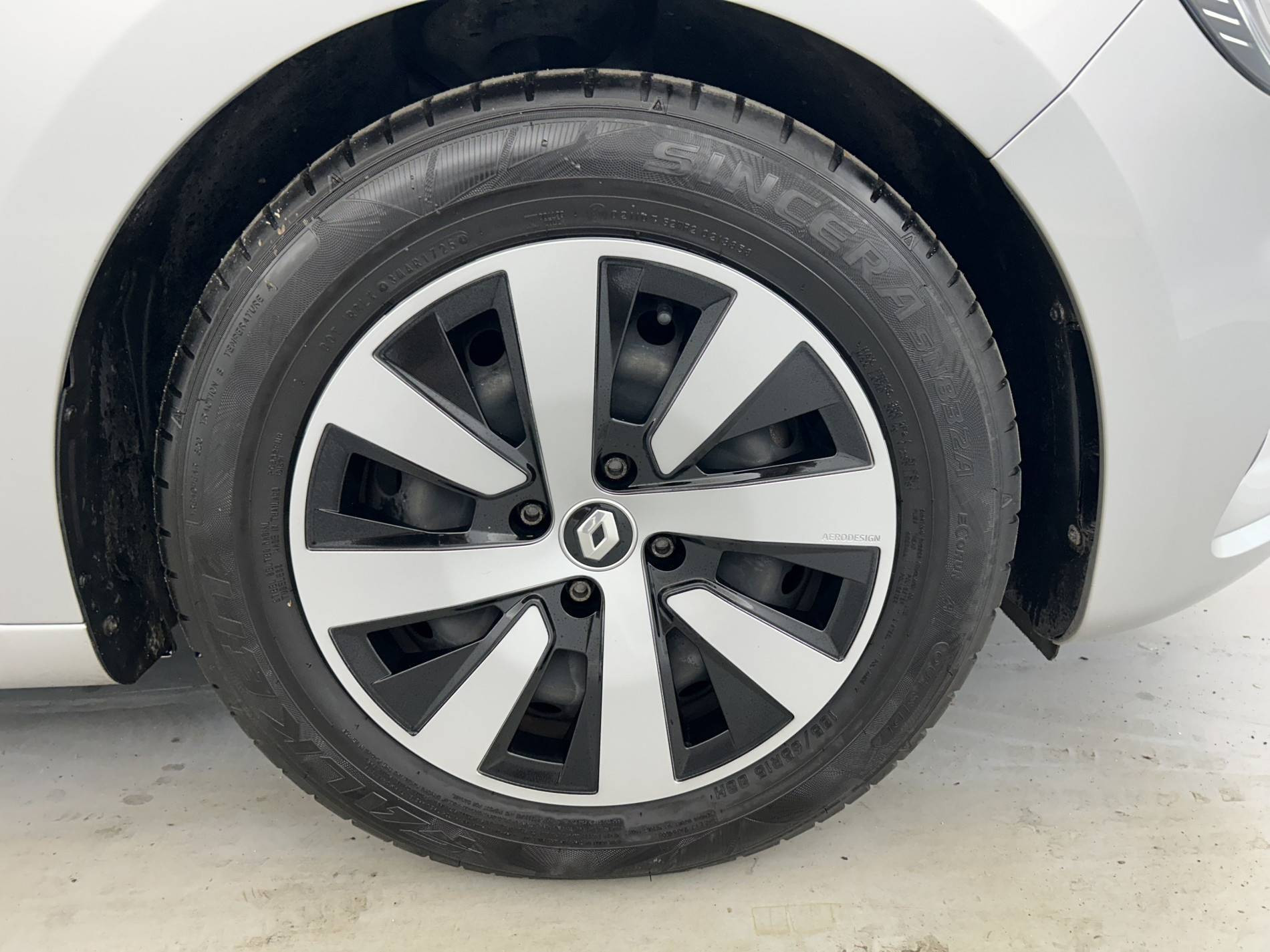 Vente en ligne Renault Clio 5 Clio TCe 90 au prix de 13 990 €