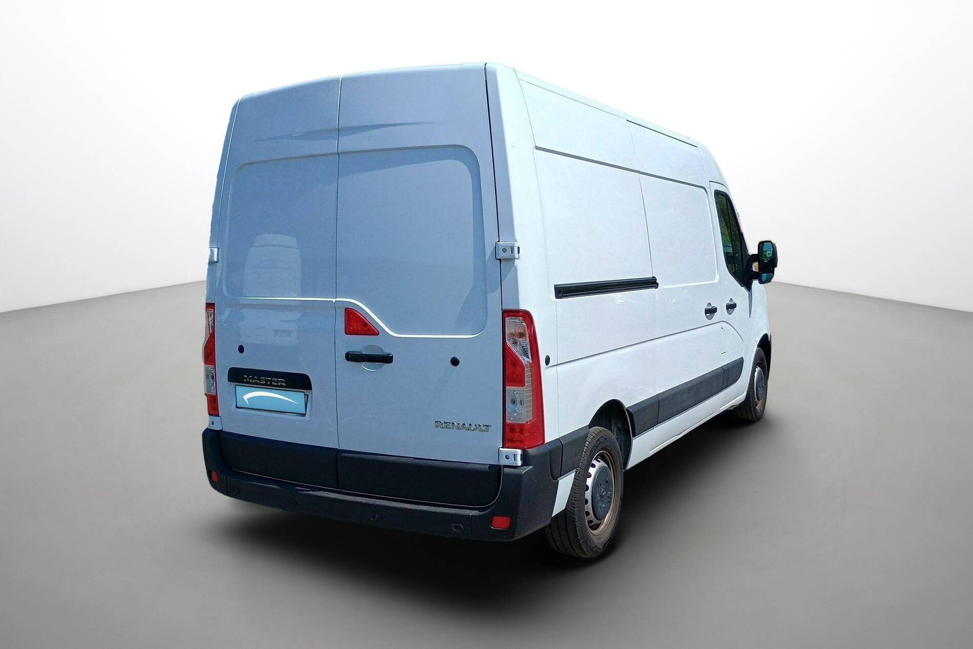 Vente en ligne Renault Master Fourgon MASTER FGN TRAC F3500 L2H2 BLUE DCI 135 au prix de 24 890 €