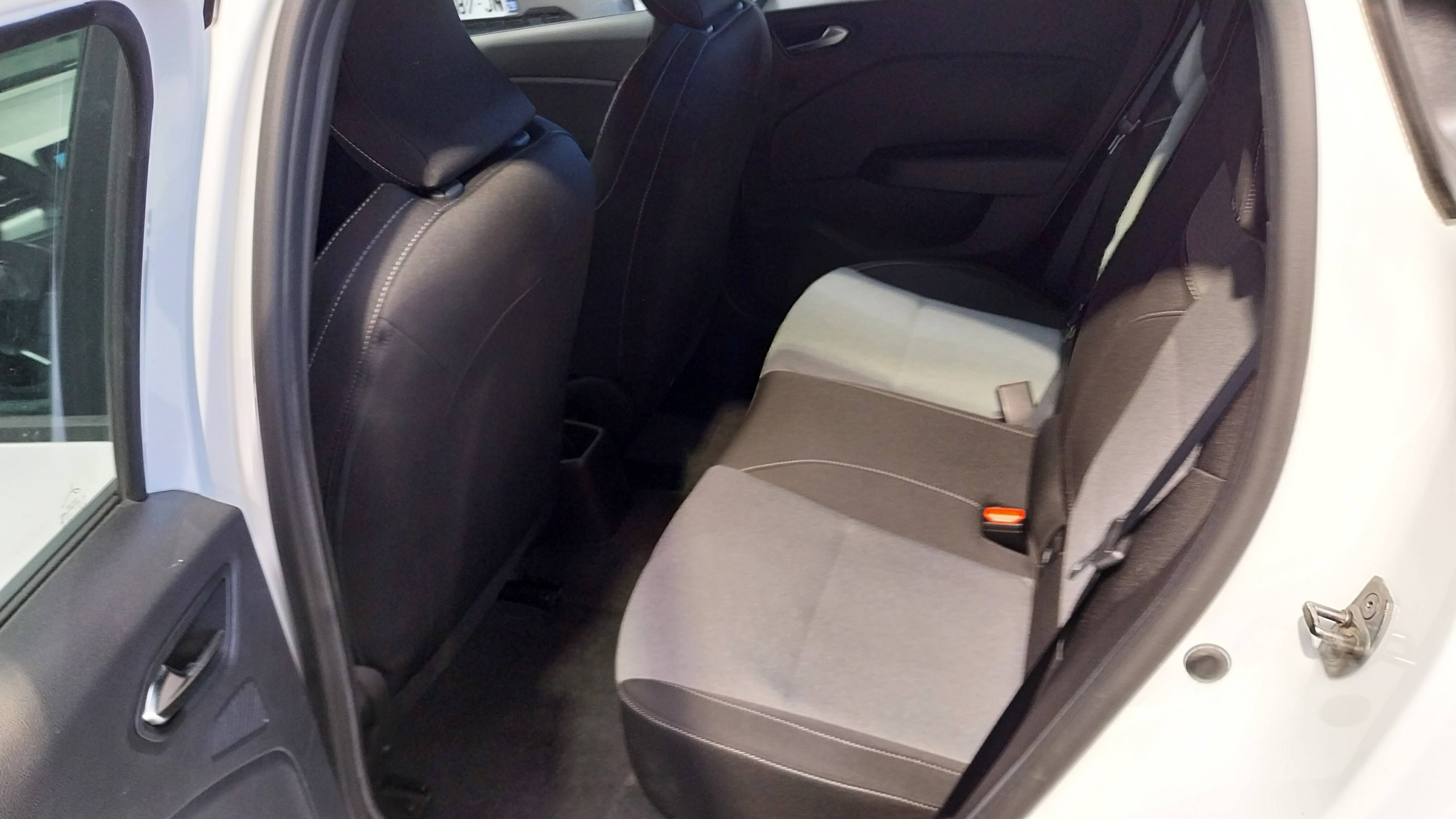 Vente en ligne Renault Clio 5 Clio E-Tech full hybrid 145 au prix de 16 490 €