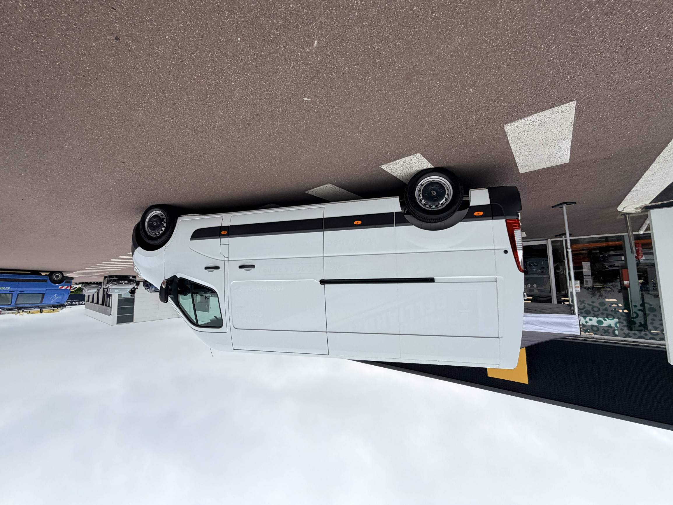 Vente en ligne Renault Master Fourgon MASTER FGN L3H2 3.5t 2.3 dCi 145 ENERGY E6 au prix de 14 890 €
