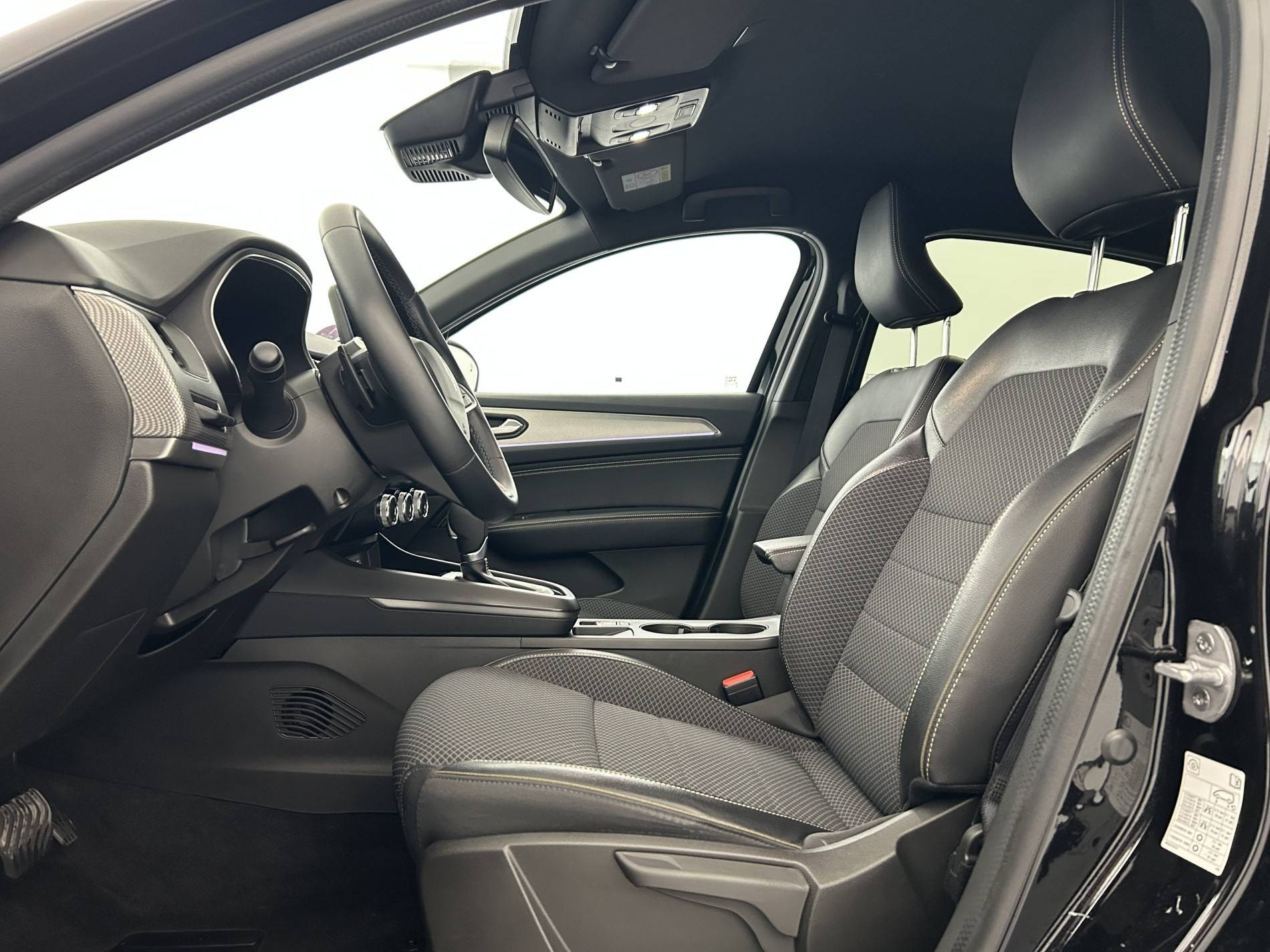 Vente en ligne Renault Arkana  mild hybrid 140 EDC GSR2 au prix de 18 990 €