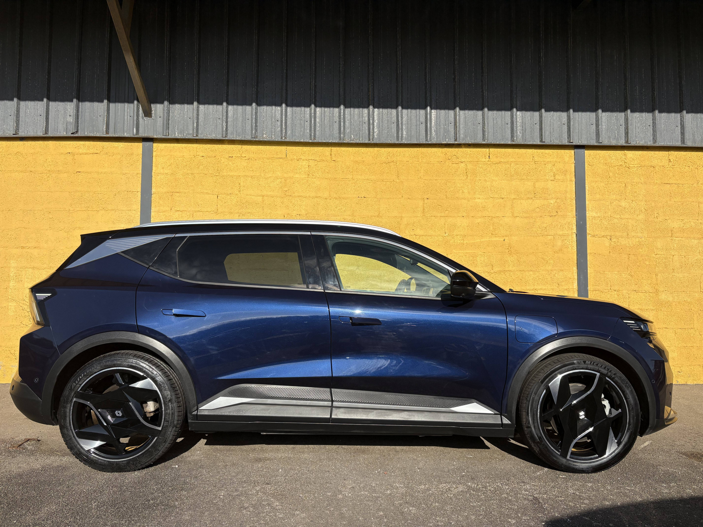 Vente en ligne Renault Scenic E-Tech Scenic E-Tech électrique 220 ch grande autonomie au prix de 40 990 €
