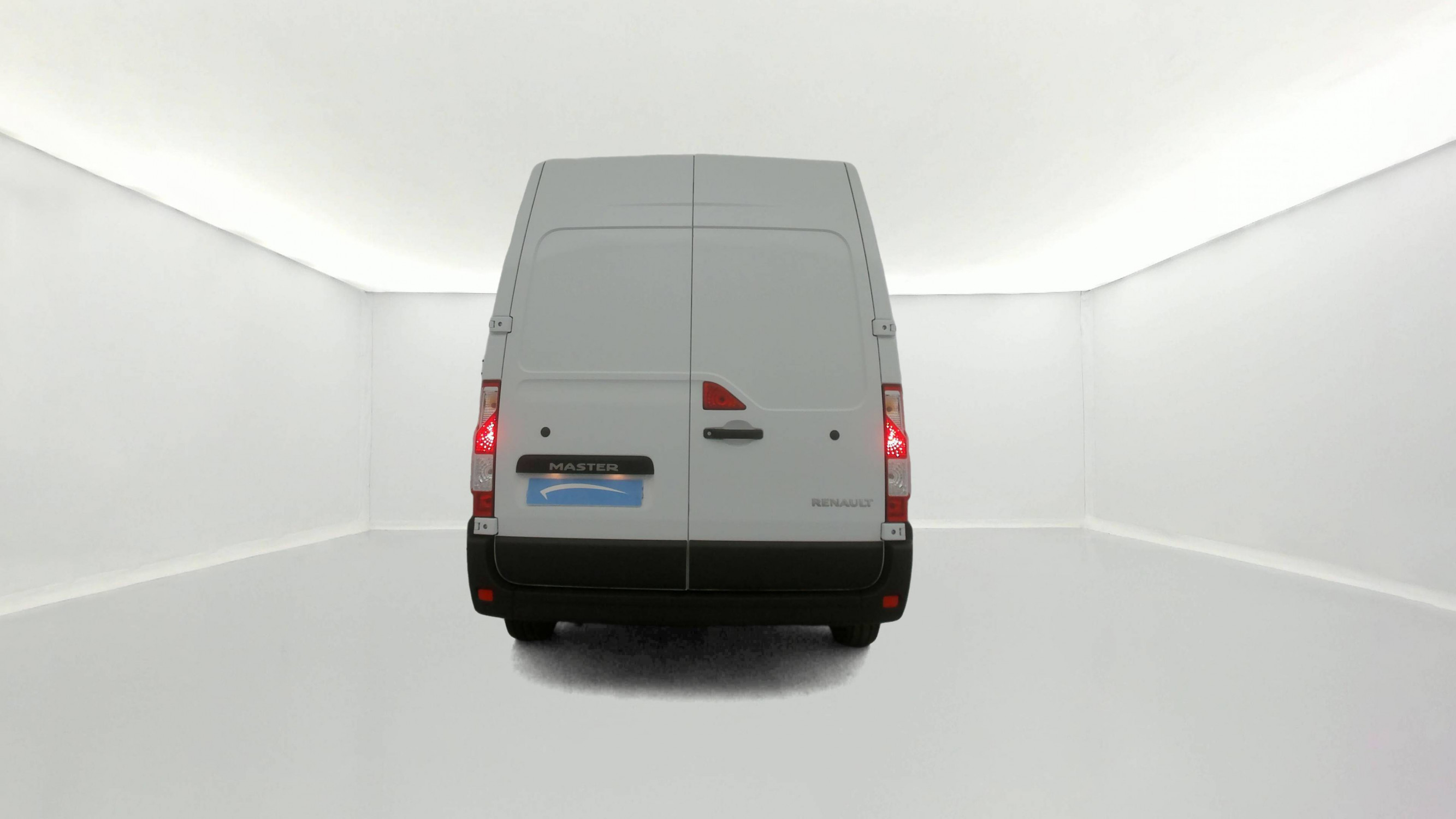 Vente en ligne Renault Master Fourgon MASTER FGN TRAC F3500 L2H2 BLUE DCI 135 au prix de 26 490 €