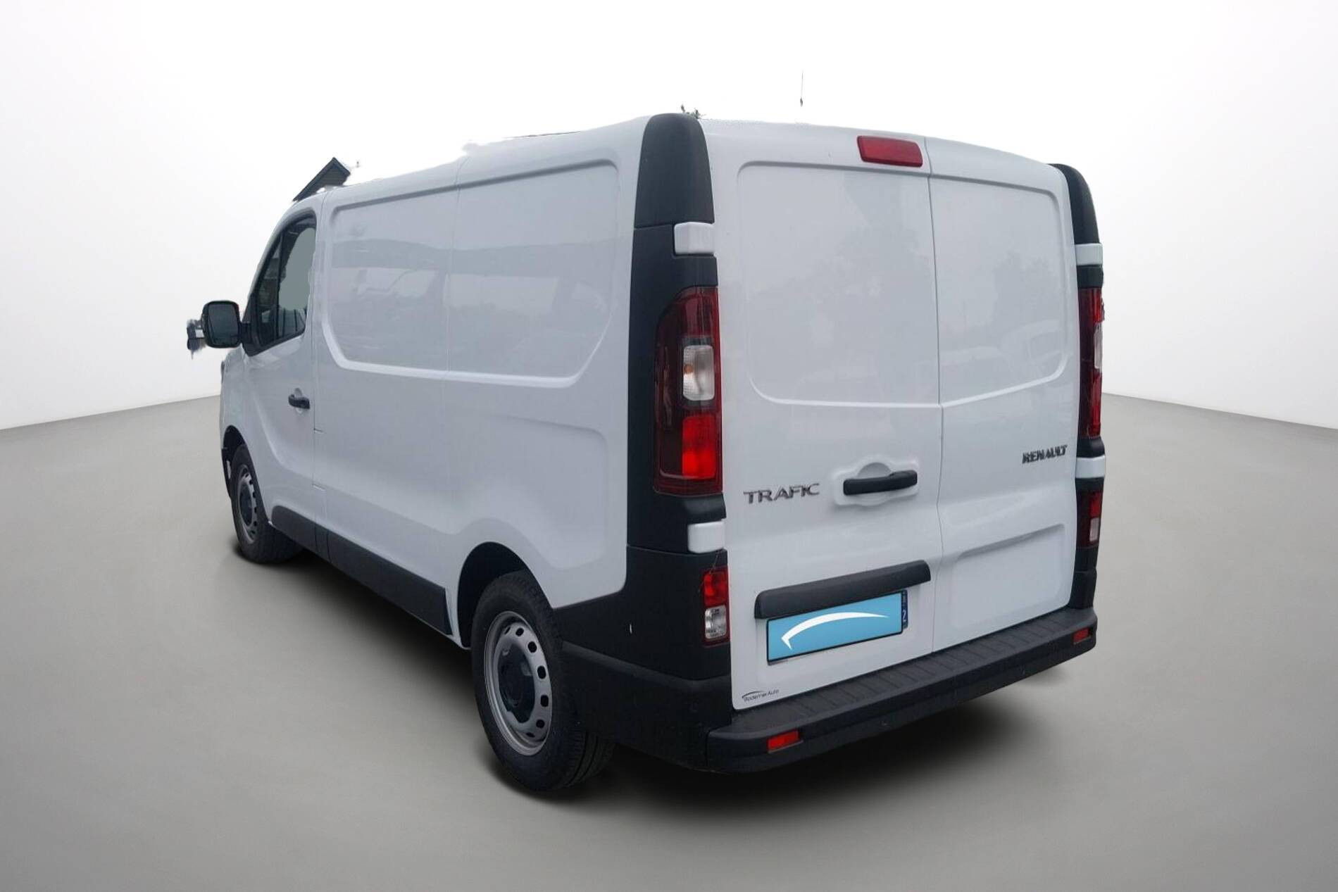 Vente en ligne Renault Trafic 3 Fourgon TRAFIC FG BLUE DCI 130 L1H1 3T GSR2 au prix de 24 500 €