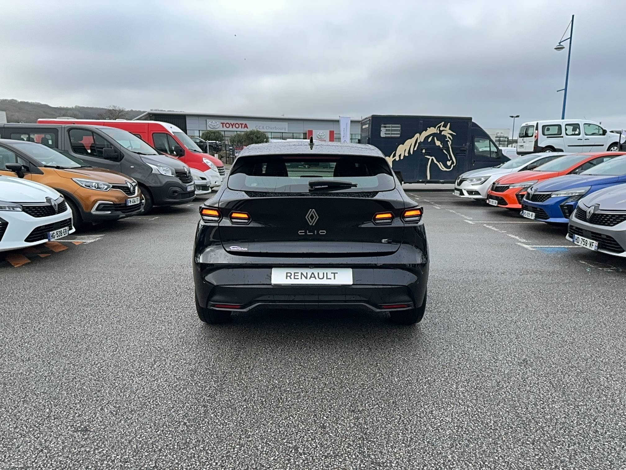 Vente en ligne Renault Clio 6 Clio E-Tech full hybrid 160 ch au prix de 24 600 €