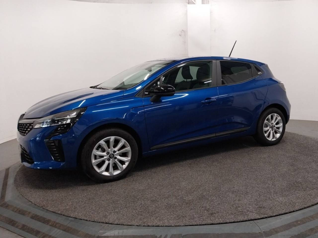 Renault Clio 5 Clio Blue dCi 100 ch occasion de 2025 en vente à Caen