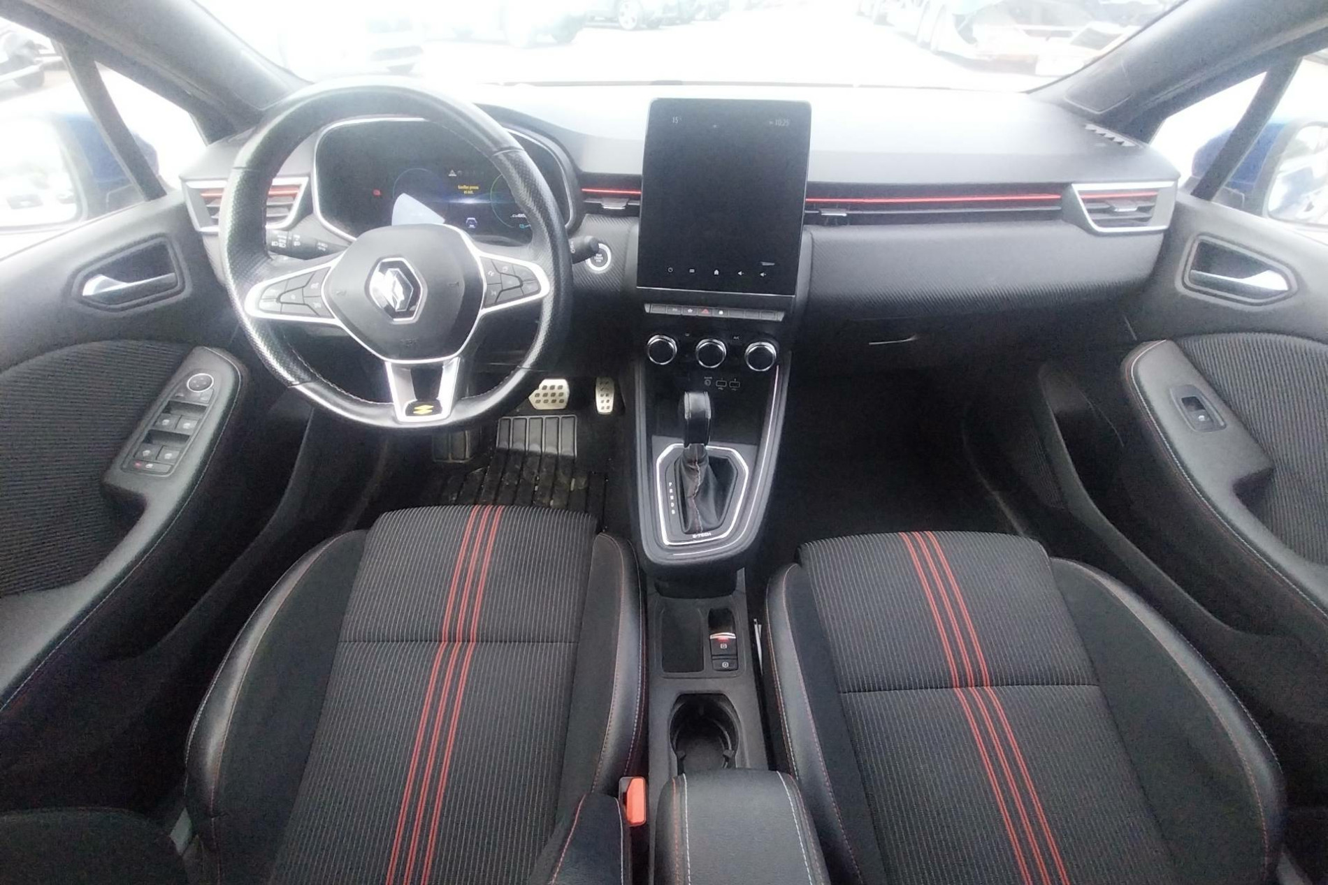 Vente en ligne Renault Clio 5 Clio E-Tech 140 - 21N au prix de 18 300 €