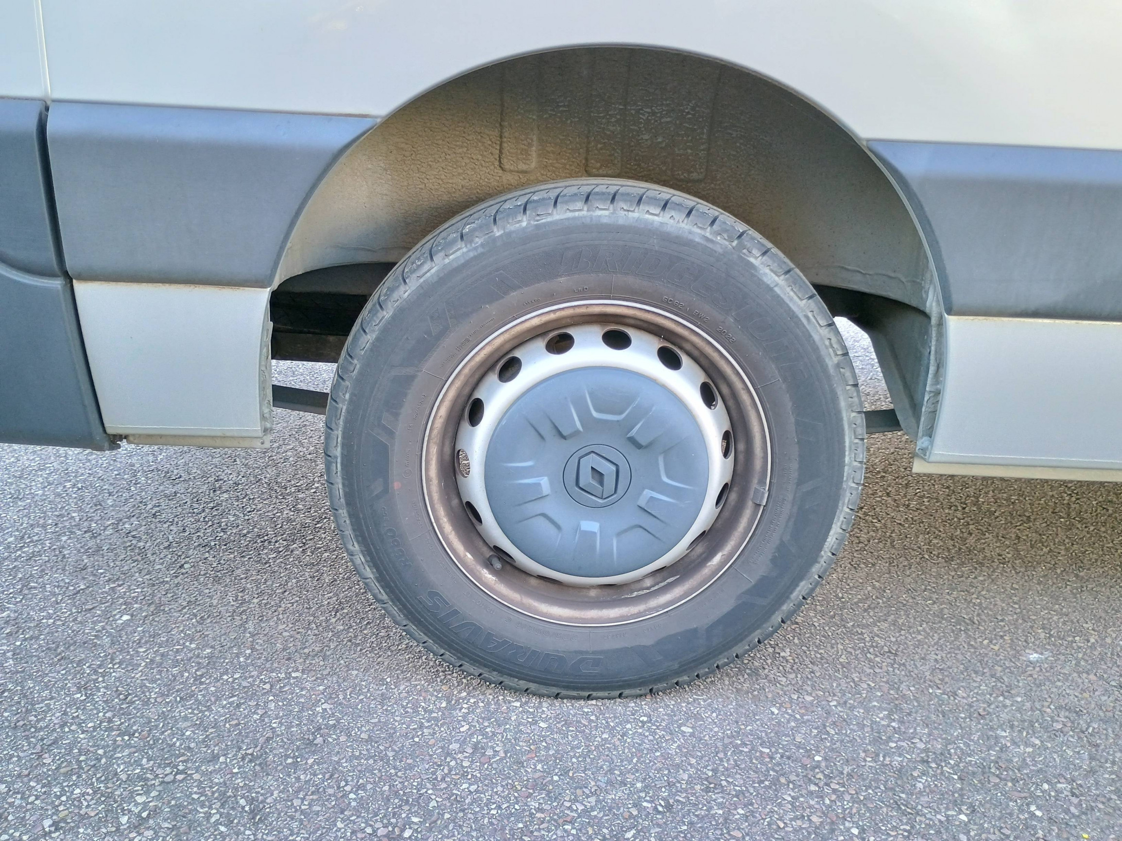Vente en ligne Renault Master Fourgon MASTER FGN TRAC F3500 L2H2 BLUE DCI 180 au prix de 27 991 €
