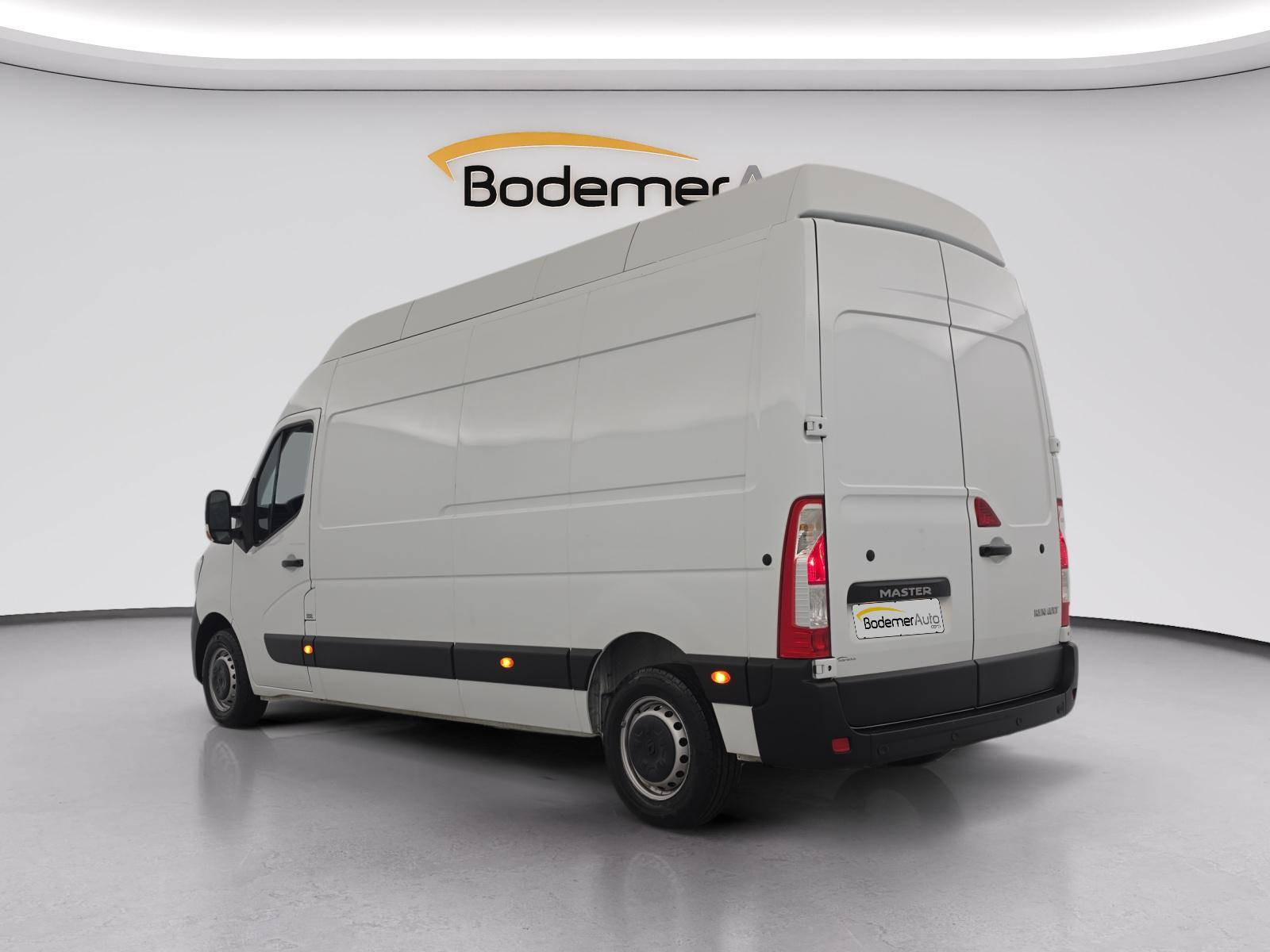 Vente en ligne Renault Master Fourgon MASTER FGN TRAC F3500 L3H3 BLUE DCI 135 au prix de 24 490 €