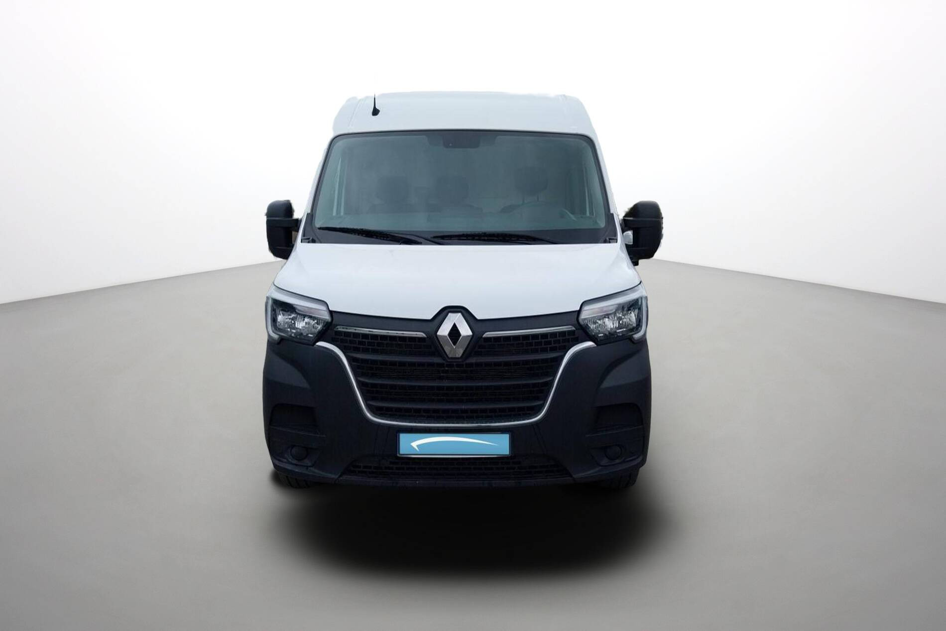 Vente en ligne Renault Master Fourgon MASTER FGN TRAC F3500 L2H2 BLUE DCI 135 au prix de 26 990 €