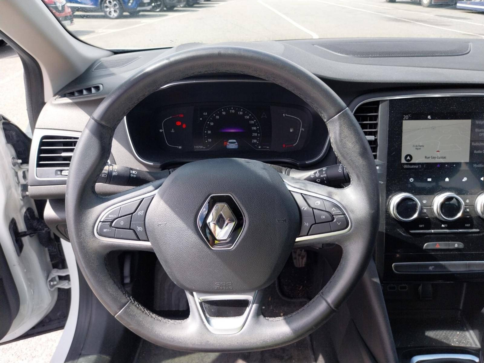 Vente en ligne Renault Megane 4  Blue dCi 115 au prix de 13 490 €
