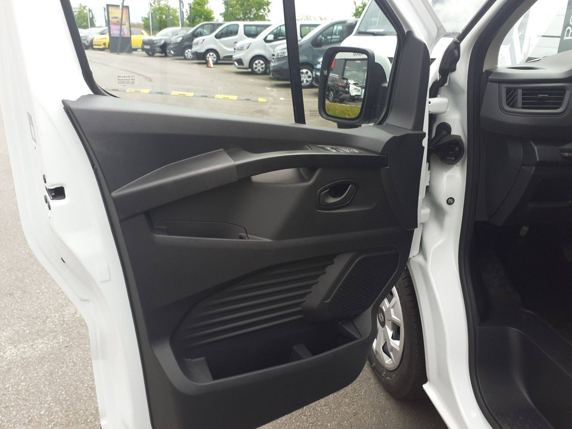 Vente en ligne Renault Trafic Van E-Tech TRAFIC E-TECH ELECTRIQUE FGN L1H1 3T AC22 au prix de 40 224 €