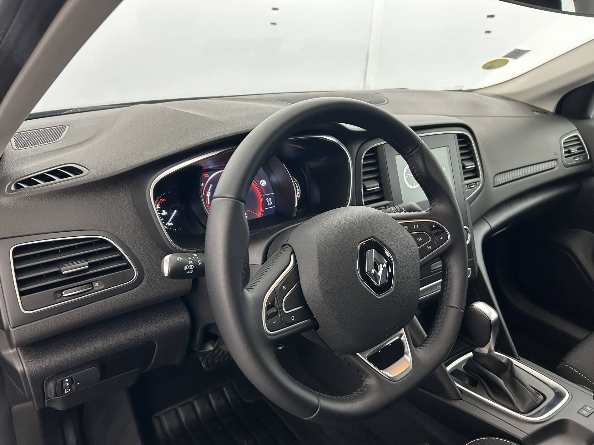 Vente en ligne Renault Megane 4 Mégane IV Berline Blue dCi 115 EDC au prix de 16 400 €