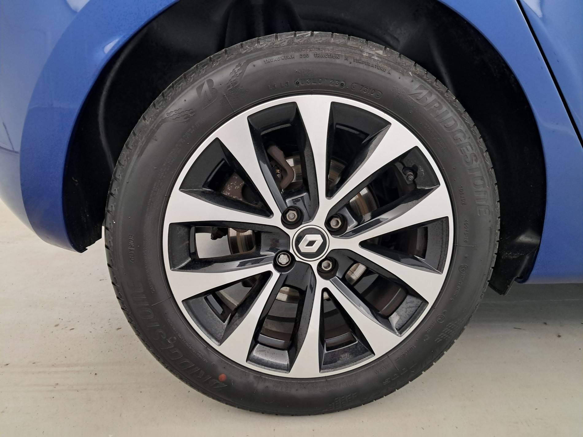 Vente en ligne Renault Clio 5 Clio TCe 90 au prix de 15 890 €