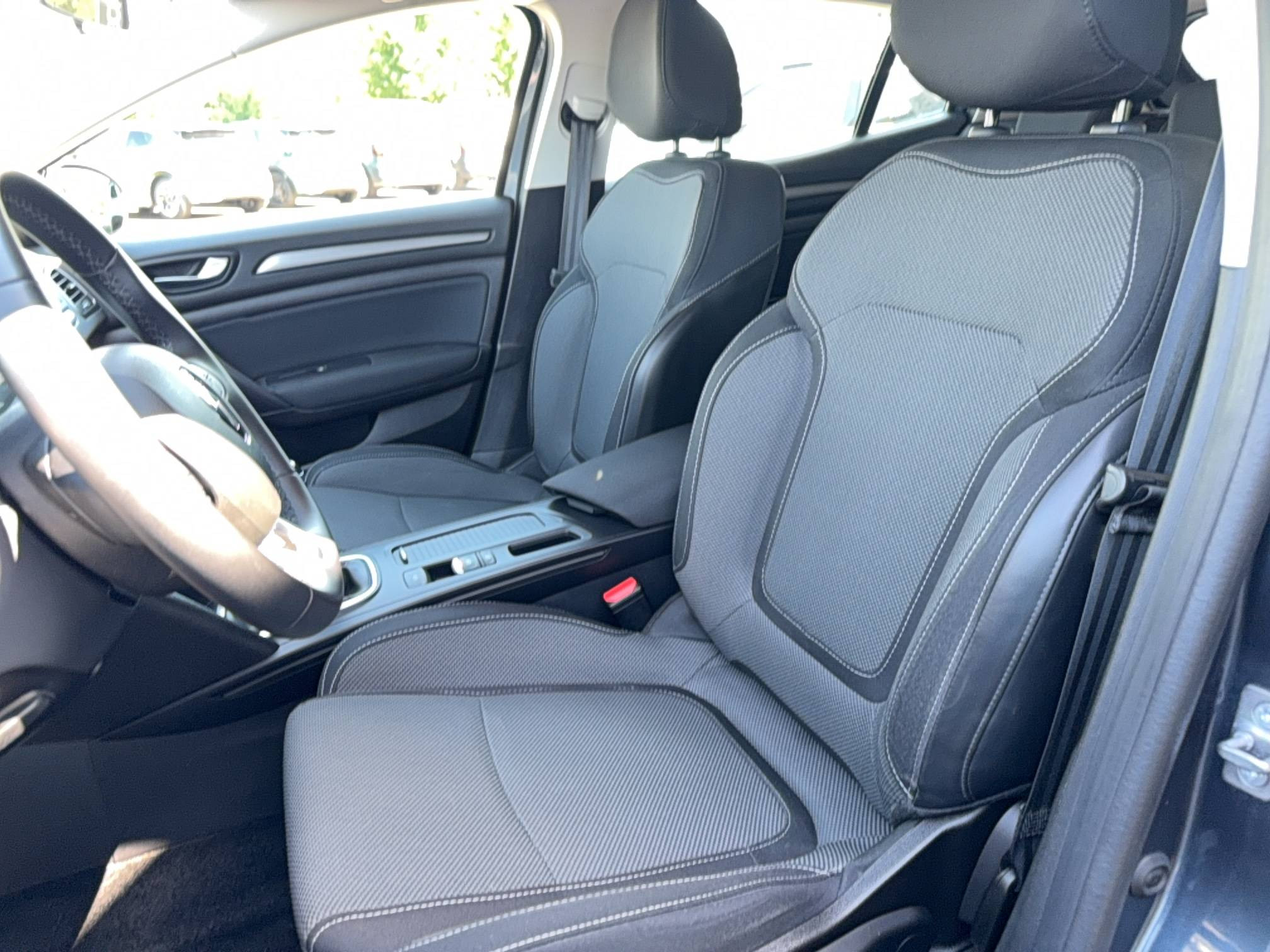 Vente en ligne Renault Megane 4  Blue dCi 115 au prix de 16 980 €