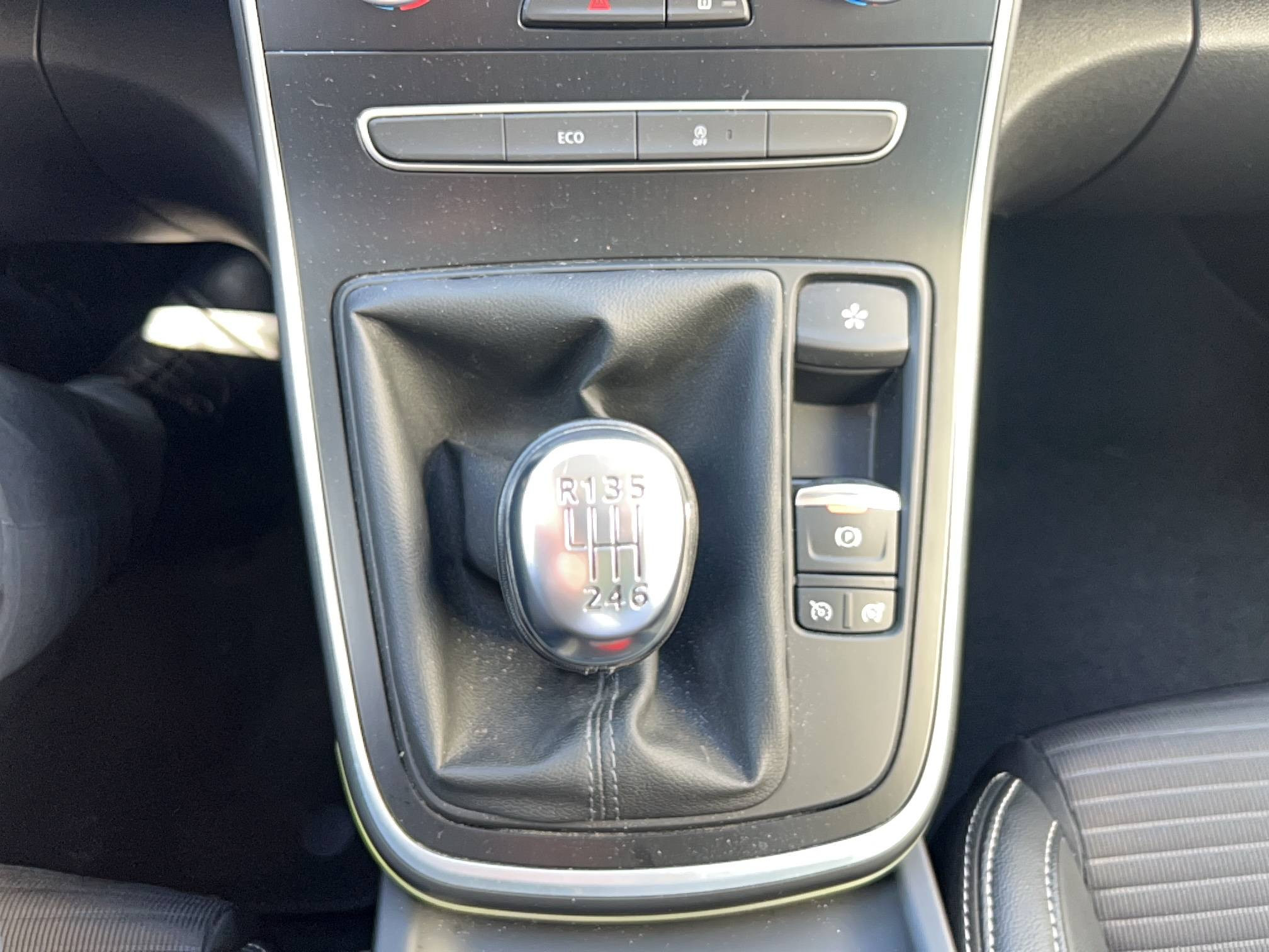 Vente en ligne Renault Scenic 4 Scenic TCe 140 FAP au prix de 15 590 €