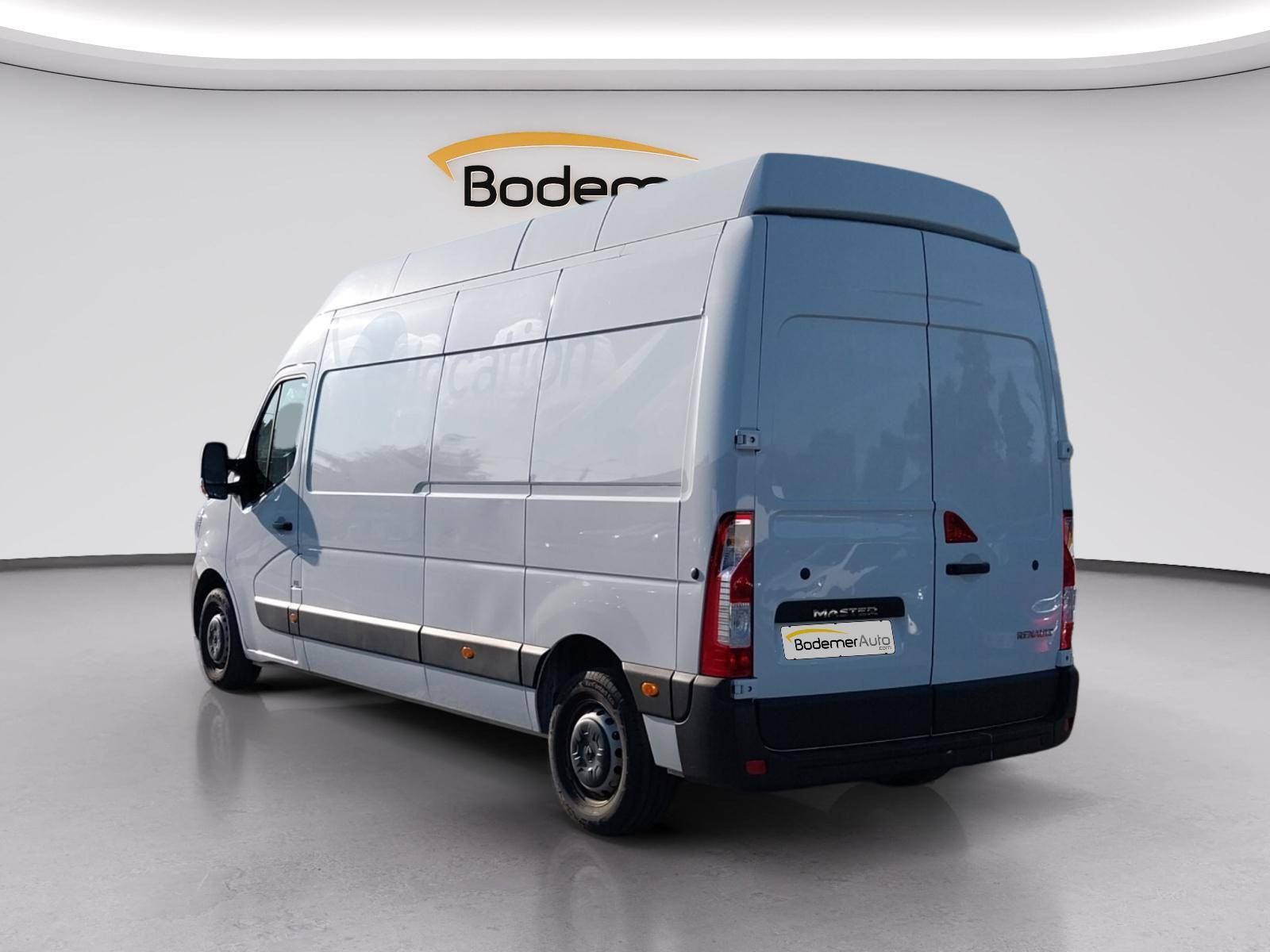 Vente en ligne Renault Master Fourgon MASTER FGN TRAC F3500 L3H3 BLUE DCI 135 au prix de 26 990 €